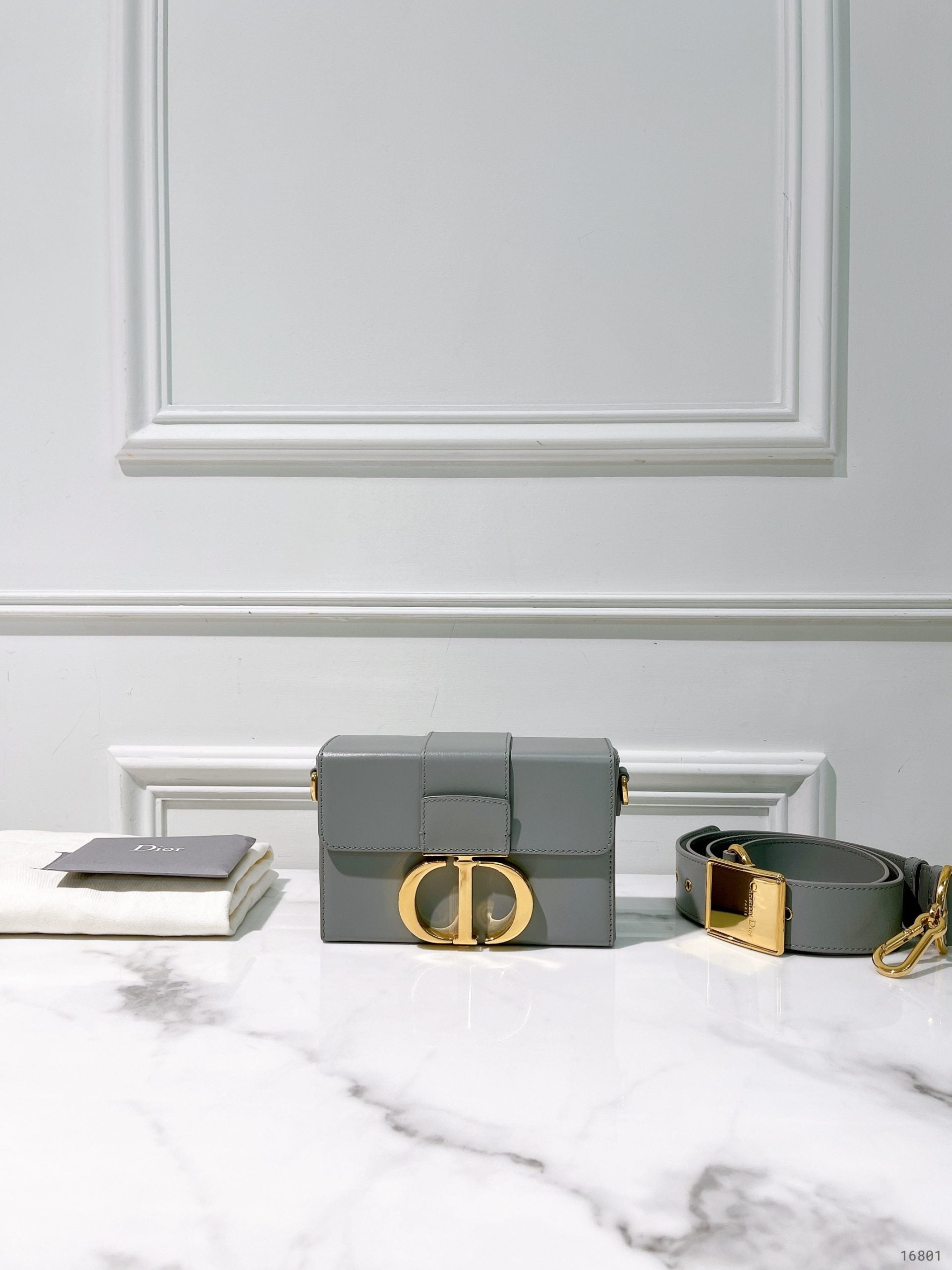 DIOR 30 MONTAIGNE BOX, Gray/Gold