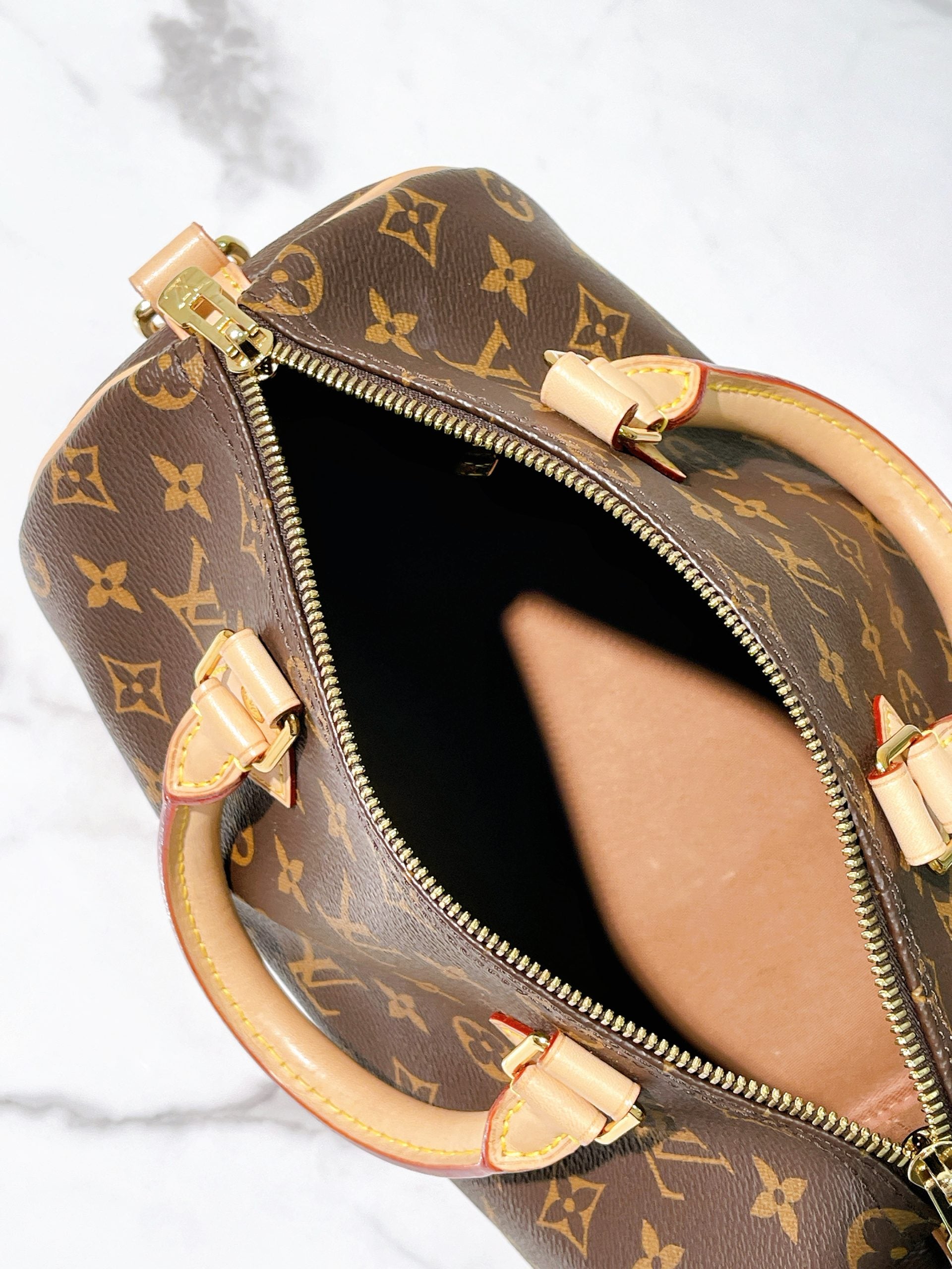 LV SPEEDY BANDOULIERE 25, Monogram