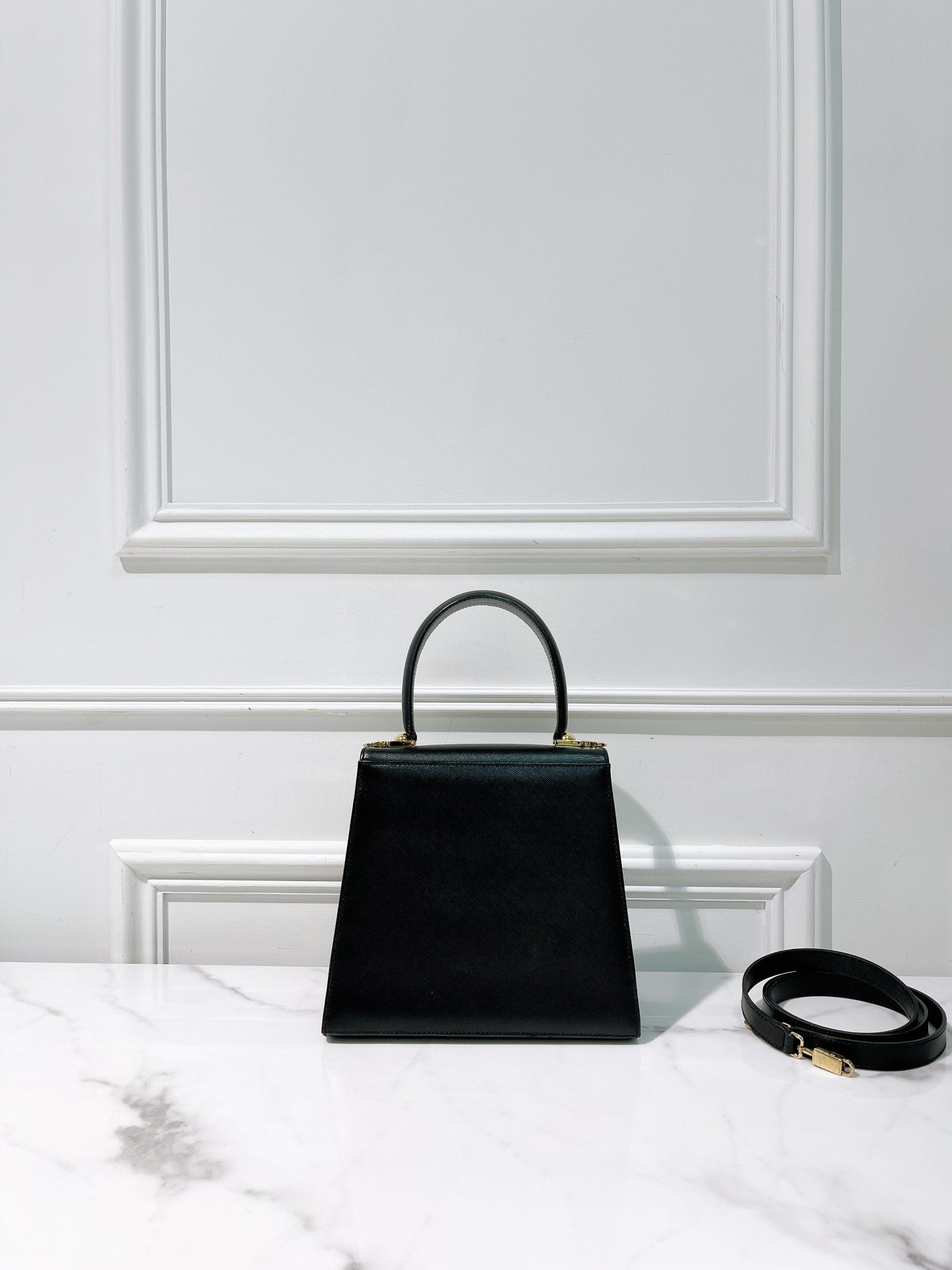 FERRAGAMO MUSEMU, Black/Gold