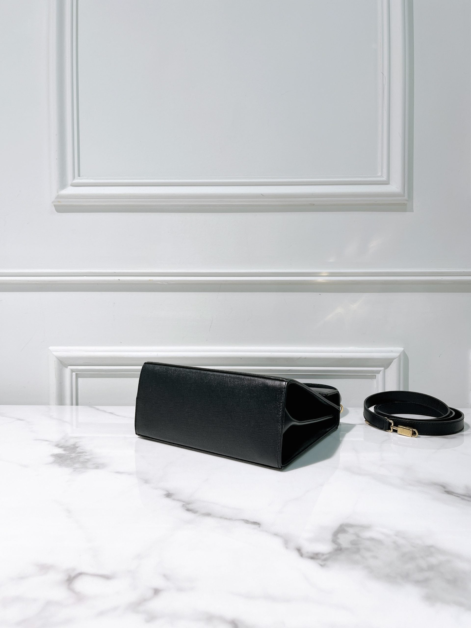 FERRAGAMO MUSEMU, Black/Gold