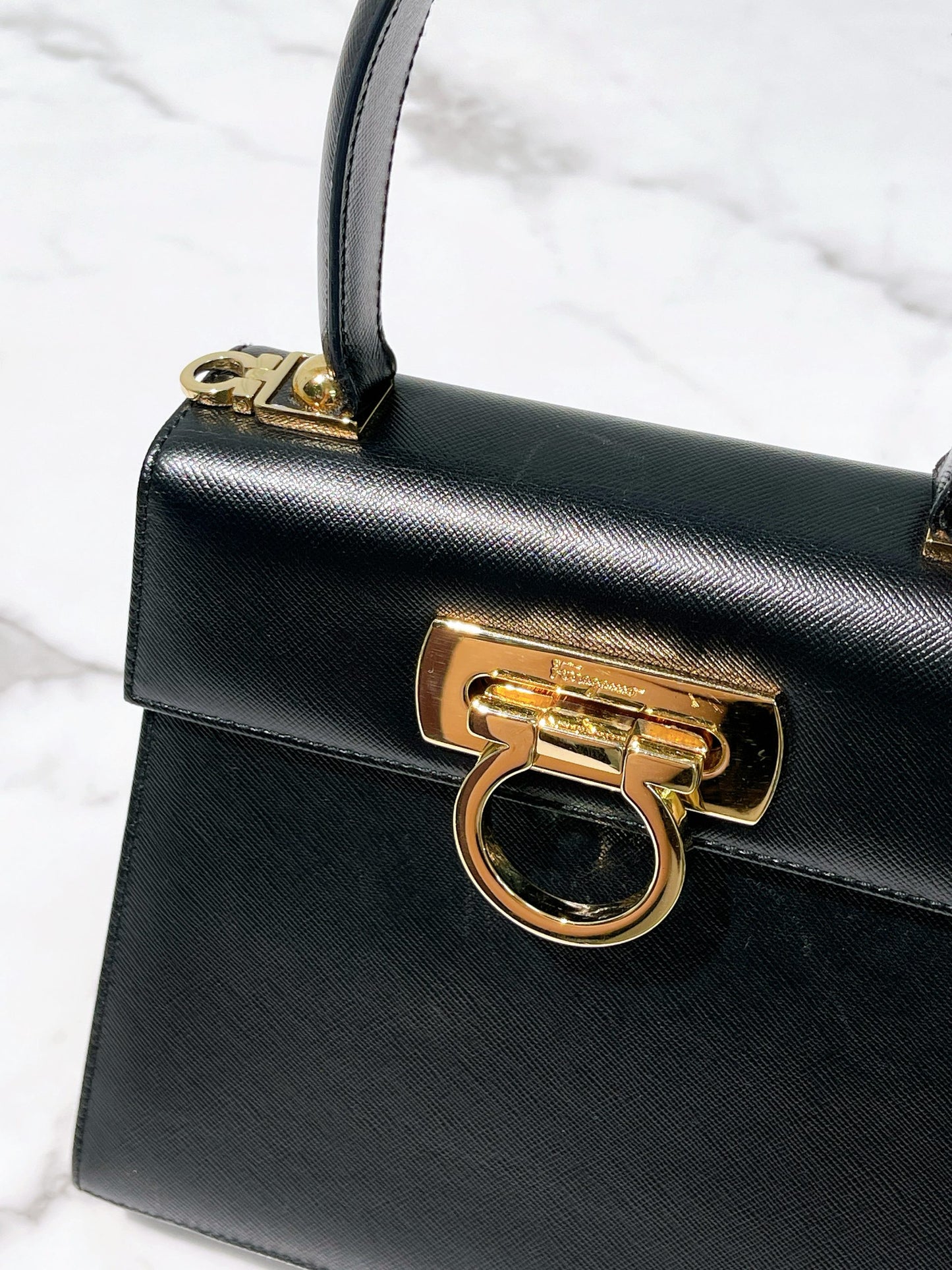 FERRAGAMO MUSEMU, Black/Gold