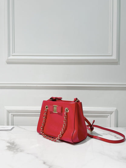 FERRAGAMO SHOULDER BAG, Red/Gold