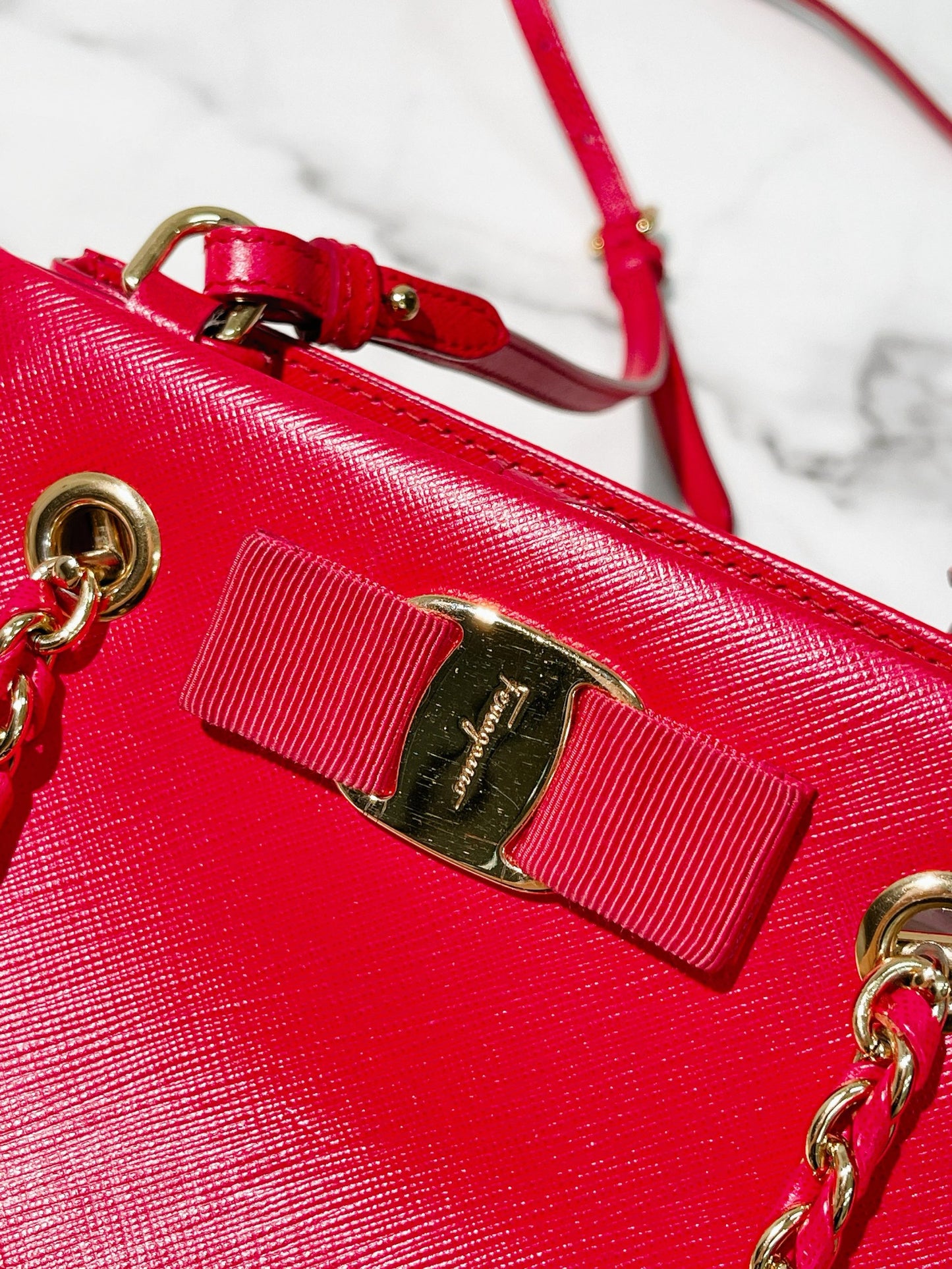 FERRAGAMO SHOULDER BAG, Red/Gold