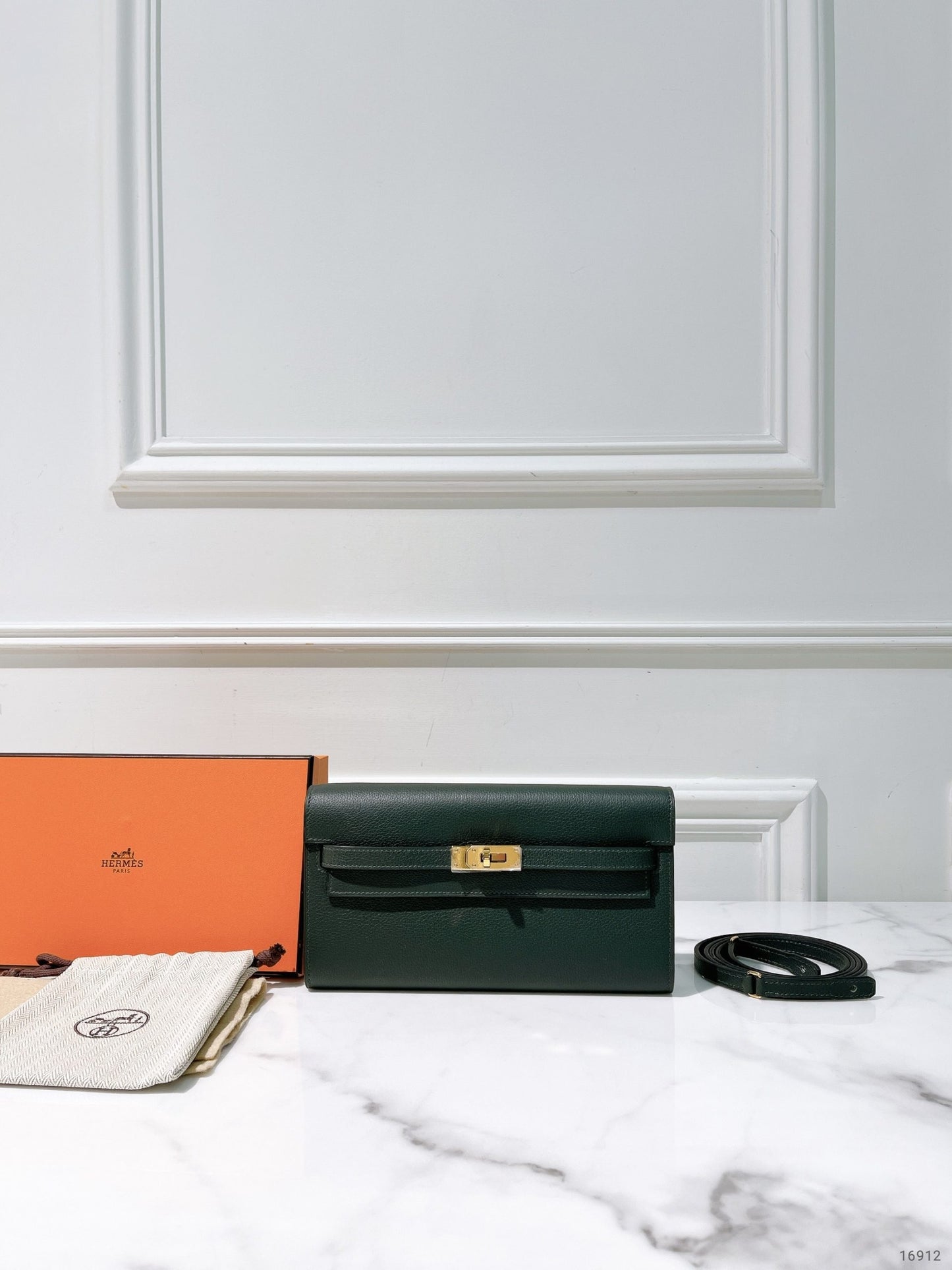 HERMES KELLY TO GO, Vert Fonce/Gold