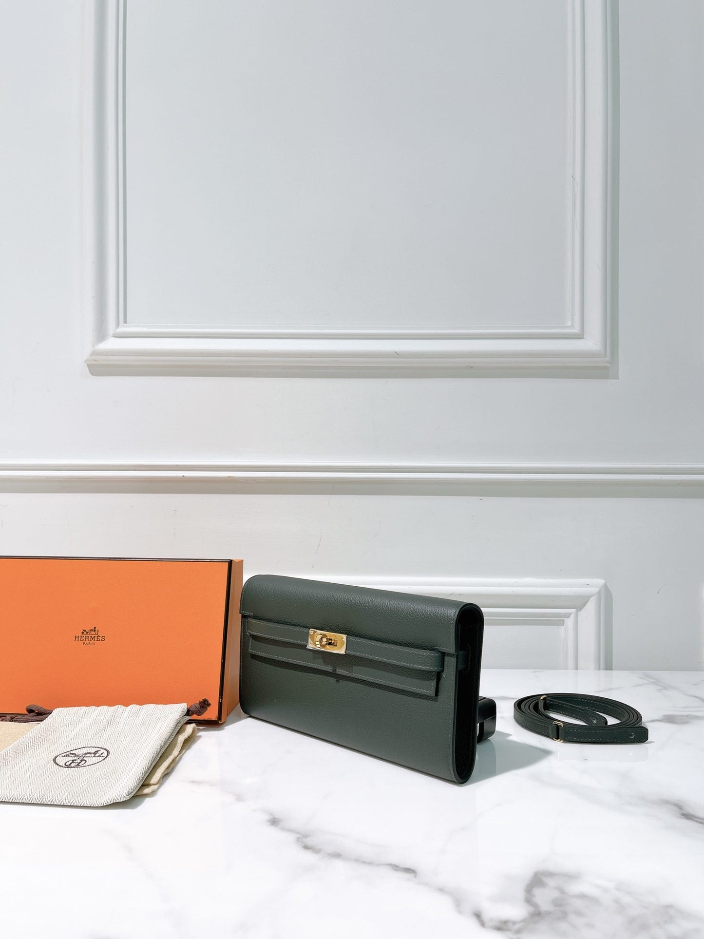 HERMES KELLY TO GO, Vert Fonce/Gold