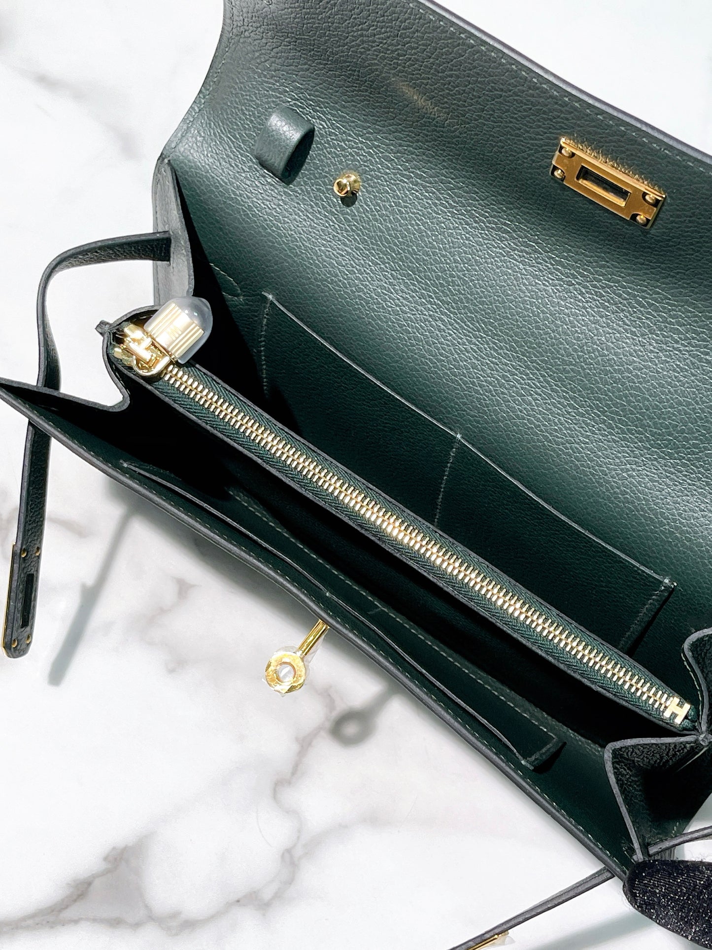 HERMES KELLY TO GO, Vert Fonce/Gold
