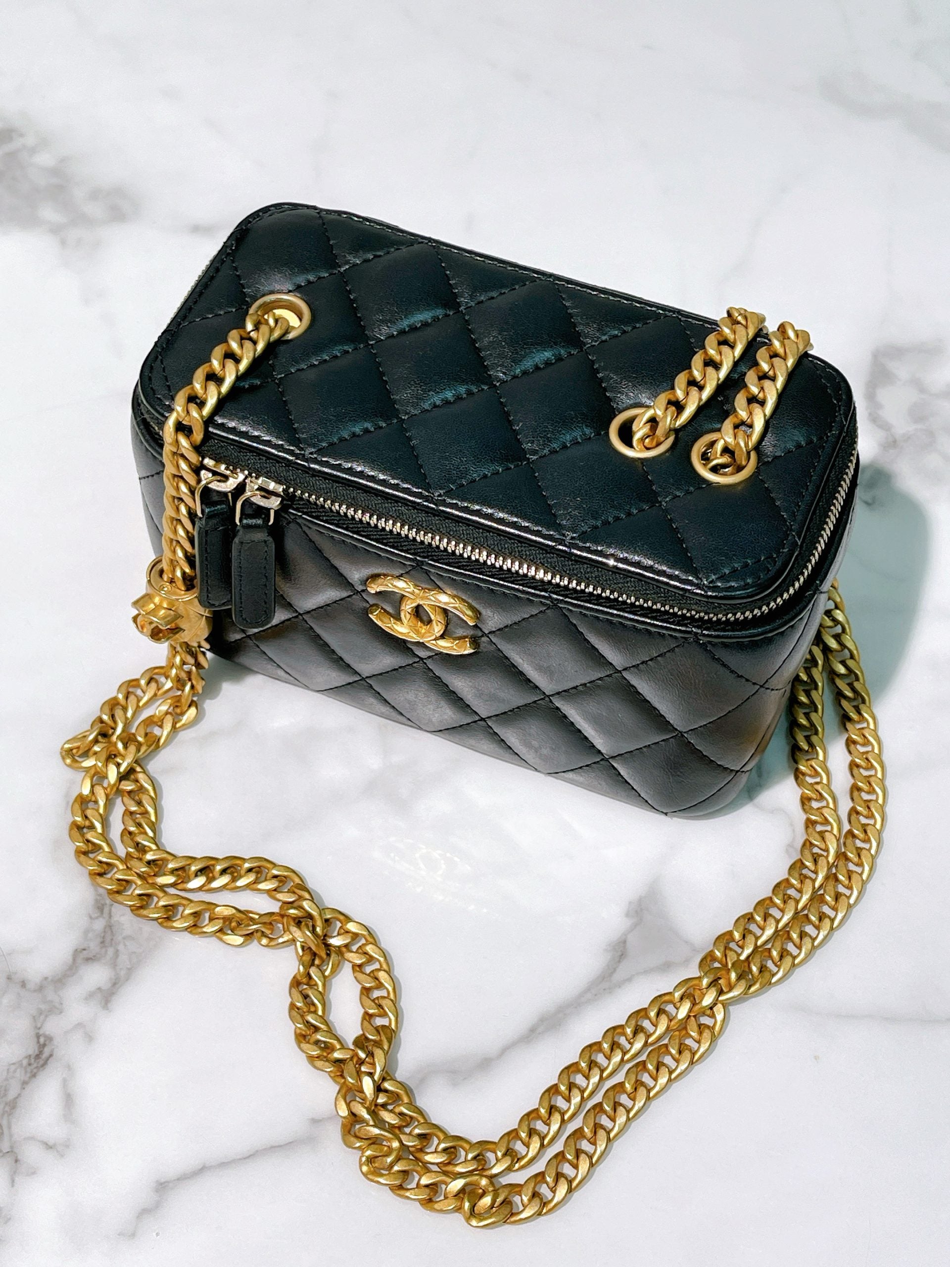 CHANEL 23B VANITY CASE, Black/Gold