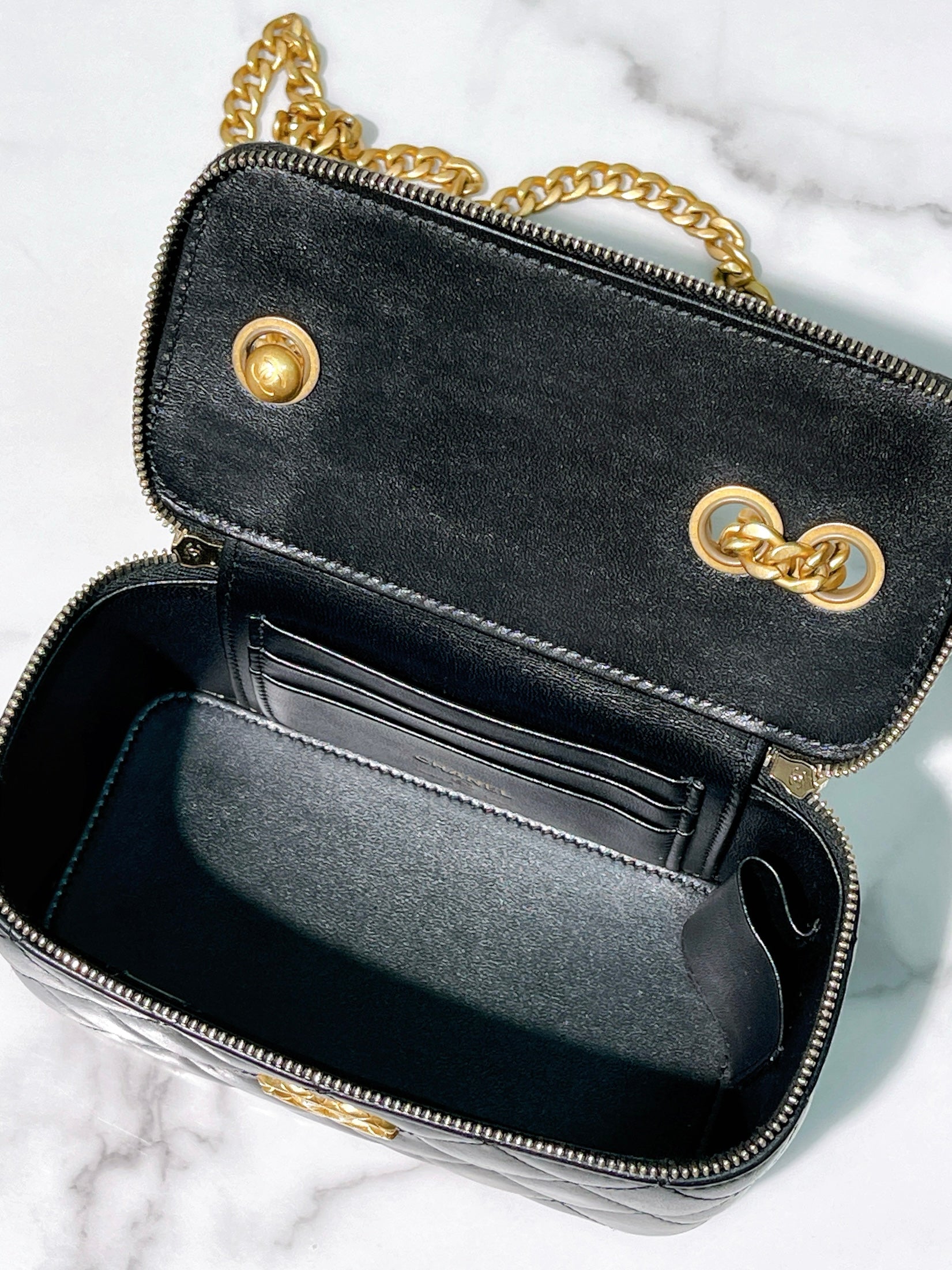 CHANEL 23B VANITY CASE, Black/Gold