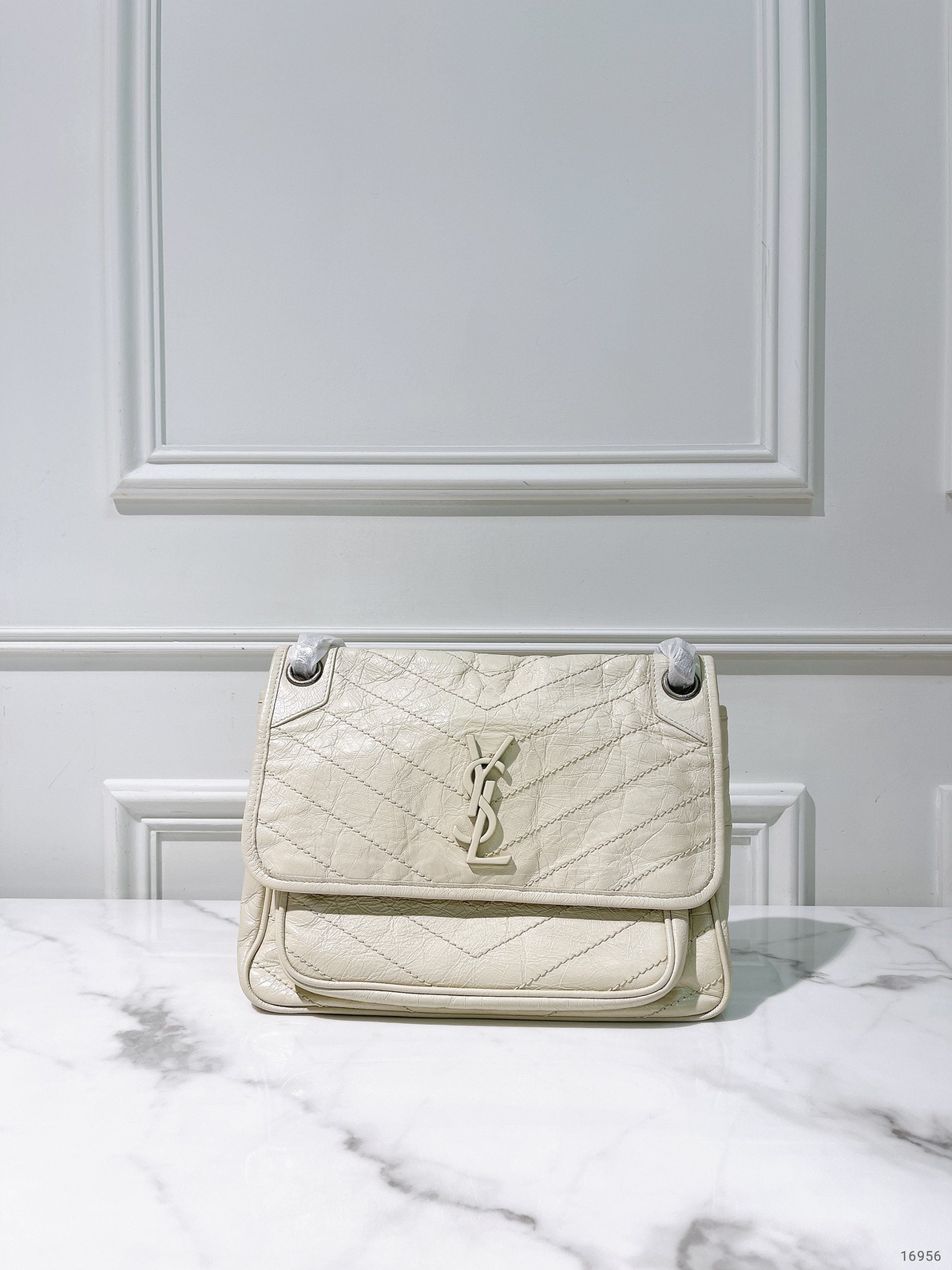 YSL MEDIUM NIKI, White/Silver