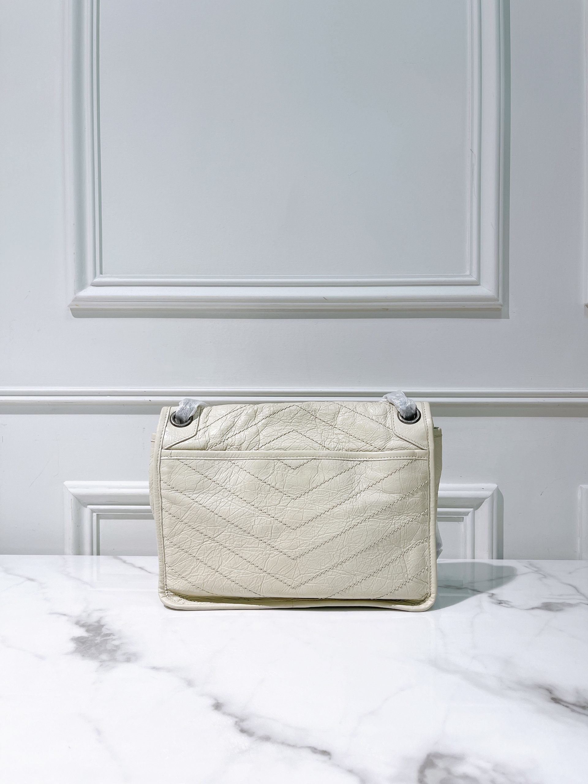 YSL MEDIUM NIKI, White/Silver