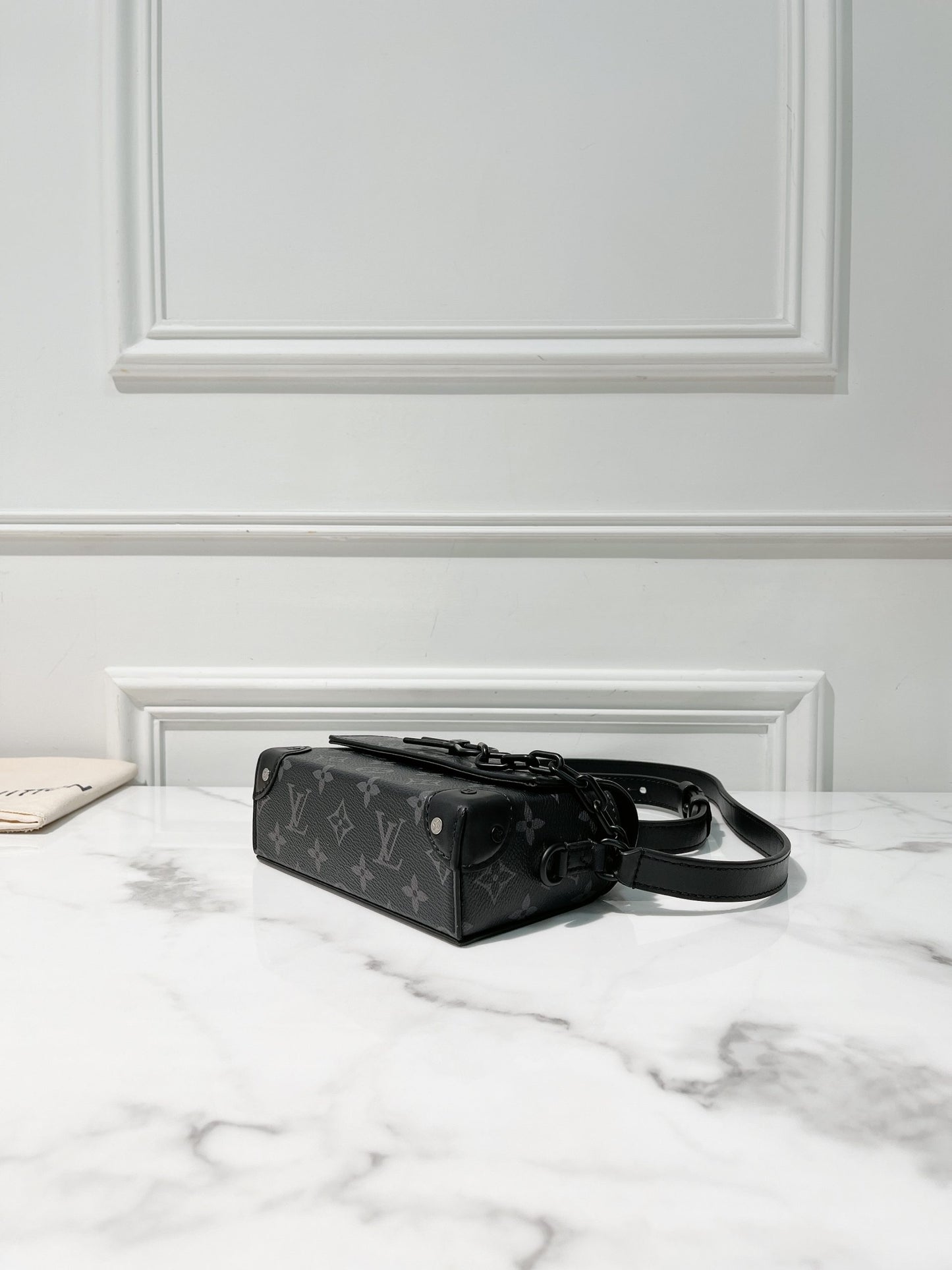 LV STEAMER WEARABLE WALLET, Monogram Eclipse