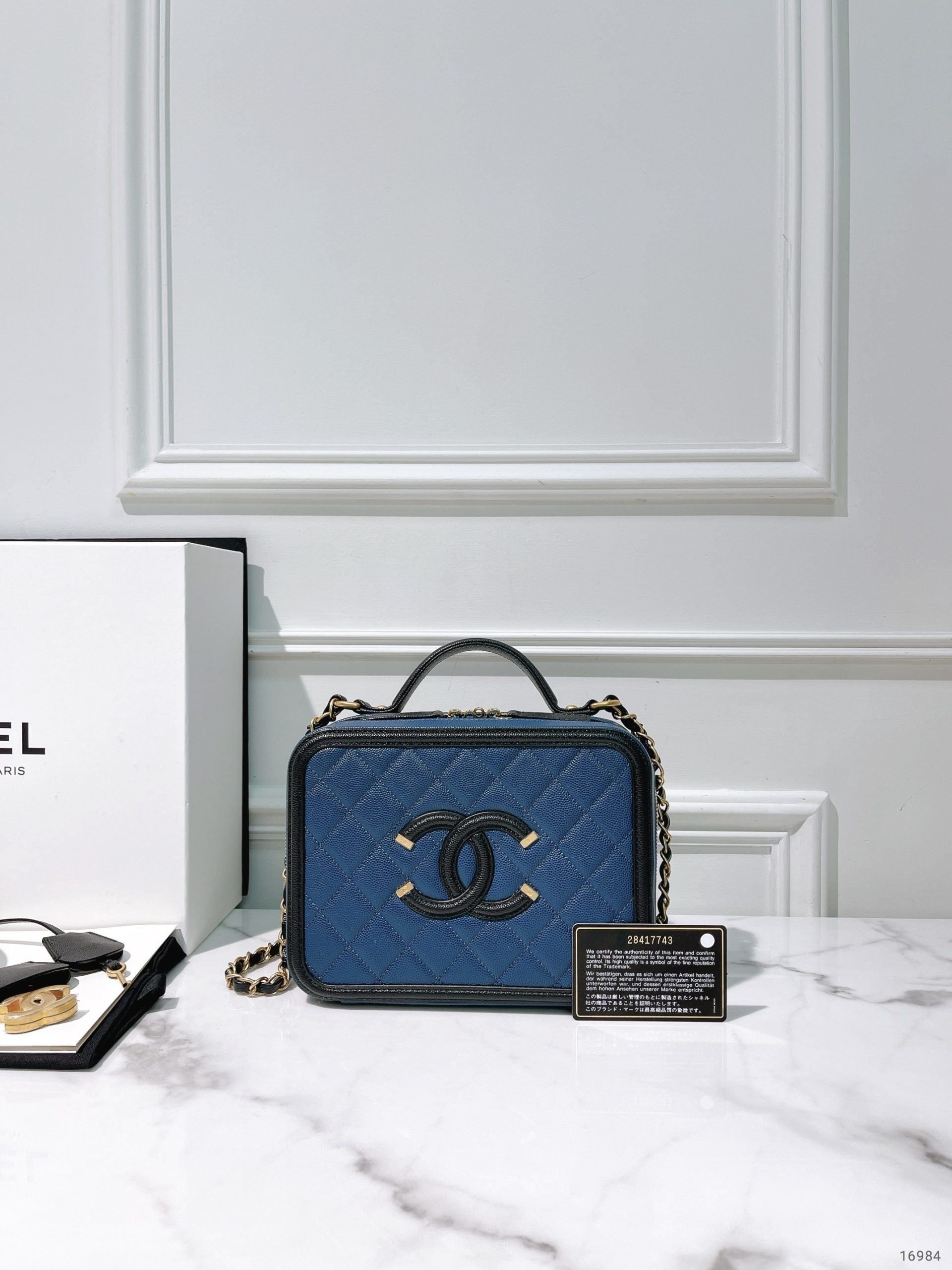 CHANEL VANITY CASE, Black/Navy/Gold