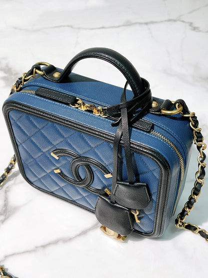 CHANEL VANITY CASE, Black/Navy/Gold