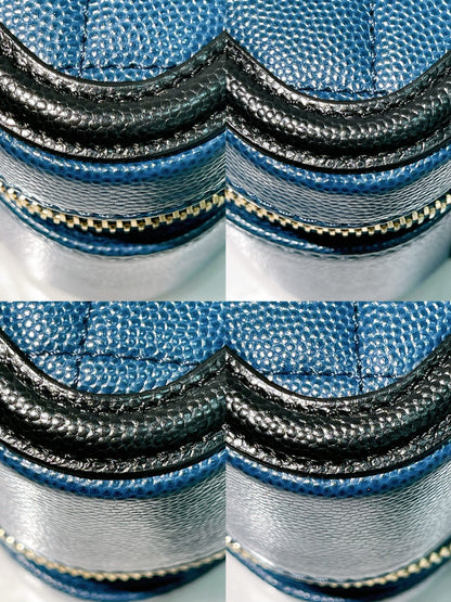 CHANEL VANITY CASE, Black/Navy/Gold