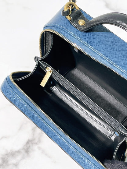 CHANEL VANITY CASE, Black/Navy/Gold