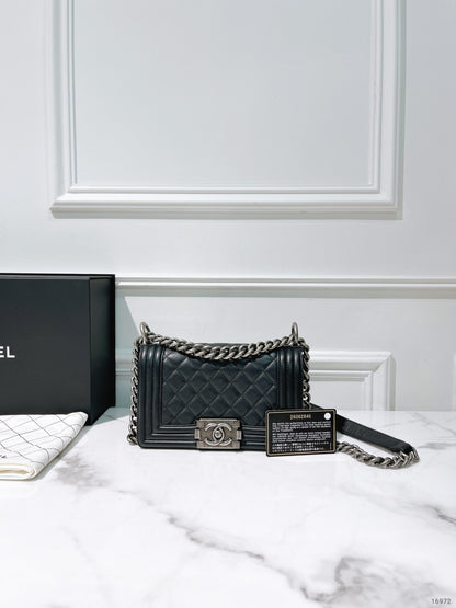 CHANEL SMALL LEBOY, Black/Silver