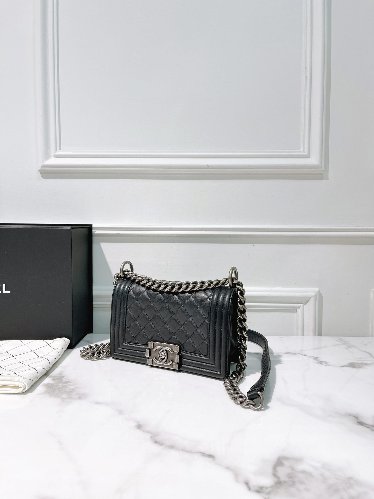 CHANEL SMALL LEBOY, Black/Silver