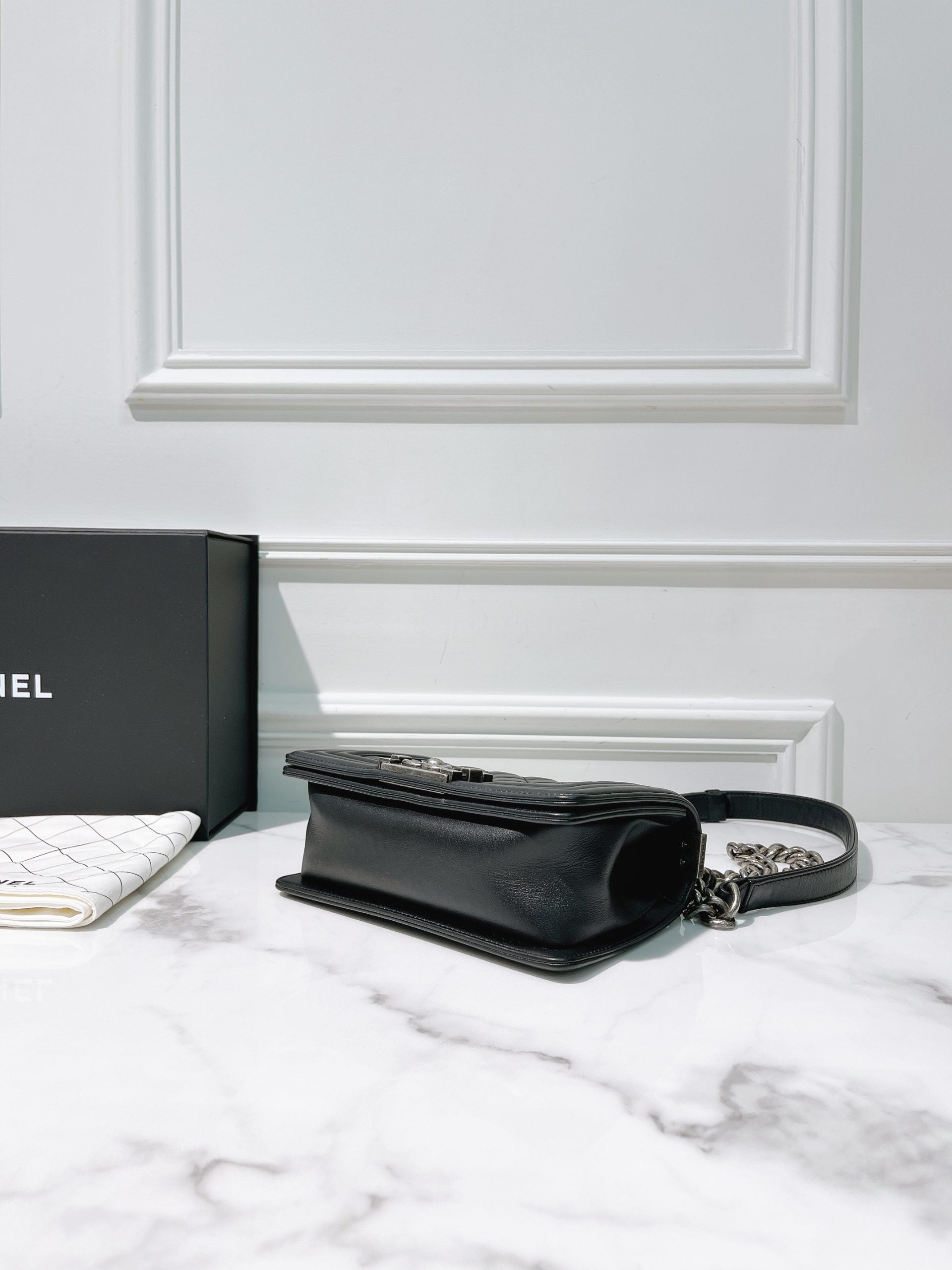 CHANEL SMALL LEBOY, Black/Silver