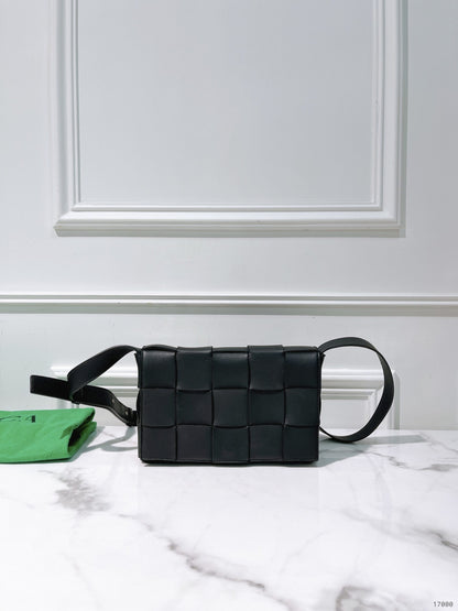 BOTTEGA VENETA CASSETTE, Black