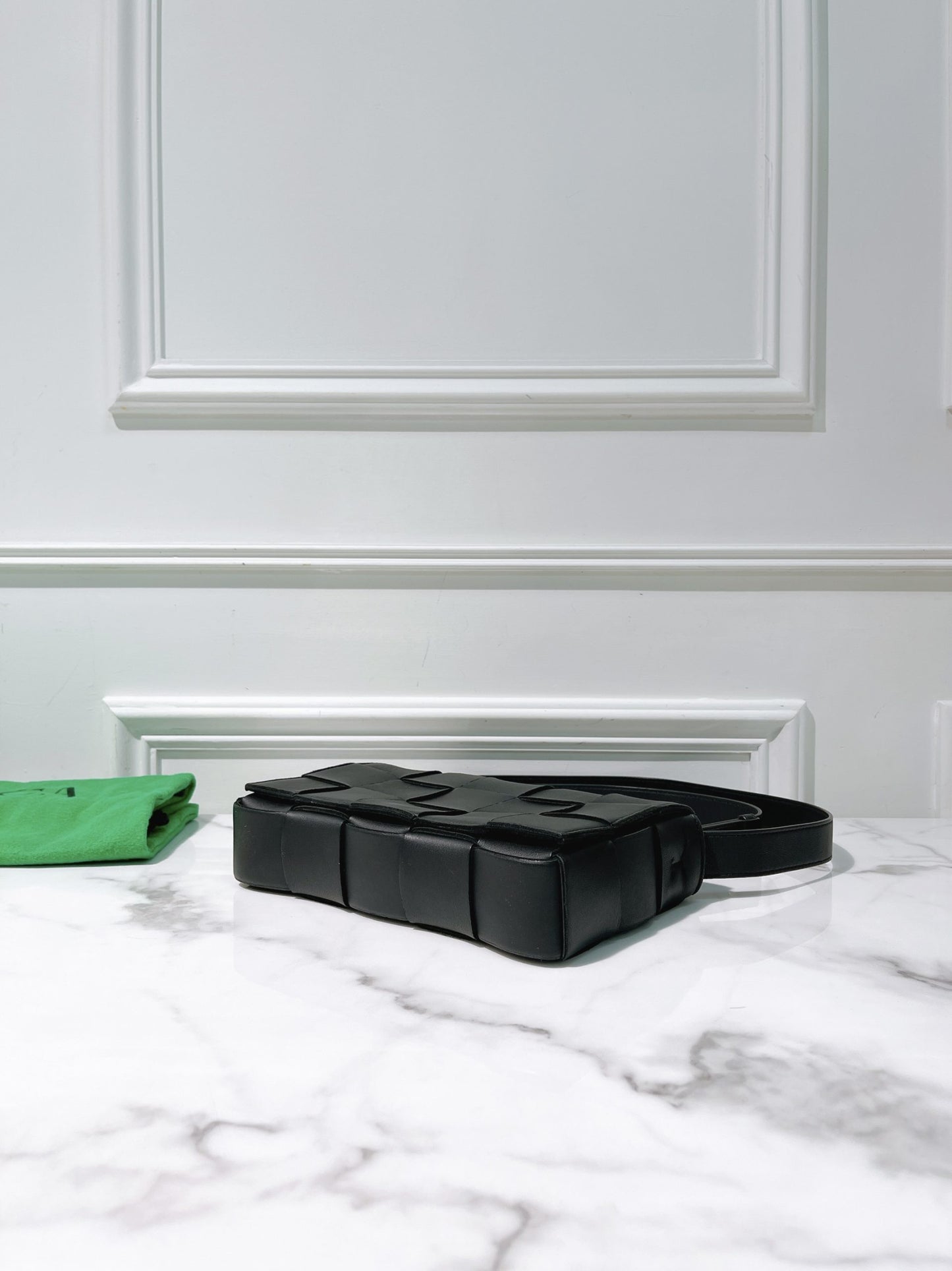 BOTTEGA VENETA CASSETTE, Black