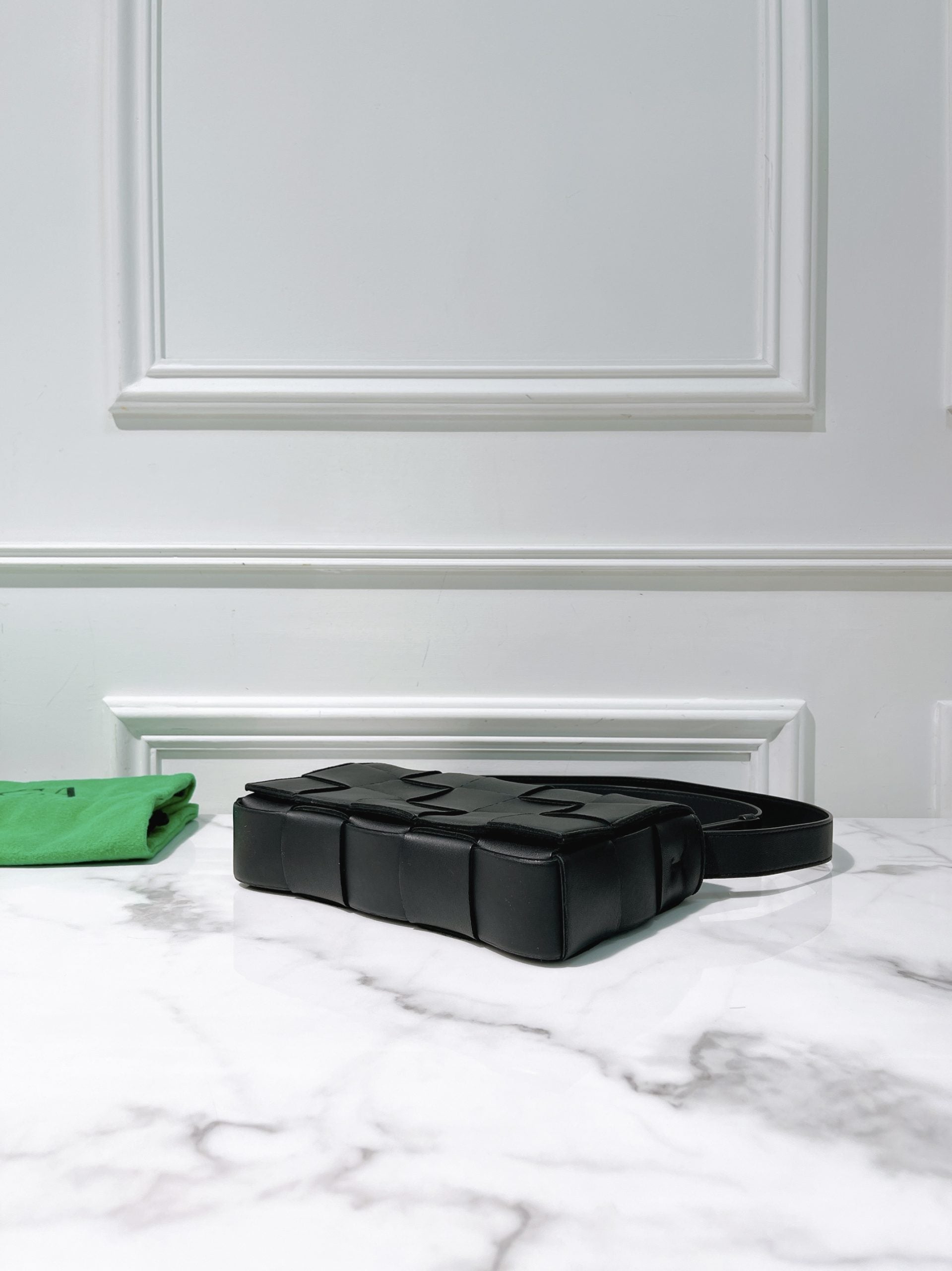 BOTTEGA VENETA CASSETTE, Black