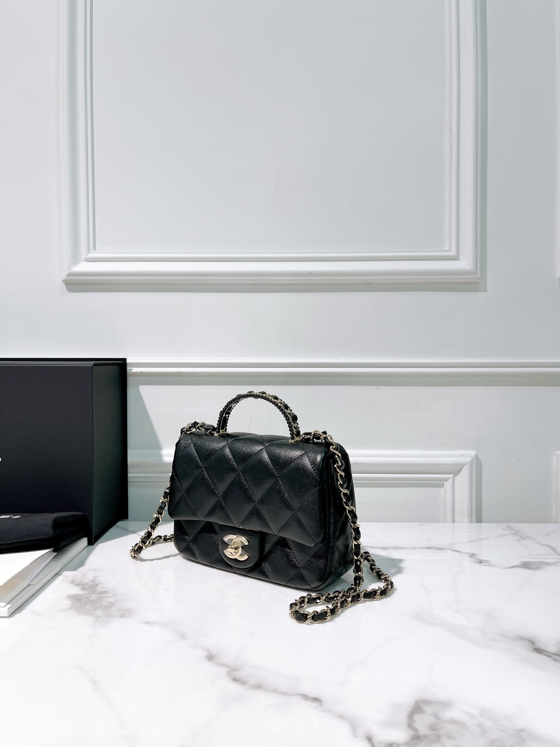 CHANEL 25P MINI HANDLE, Black/Gold
