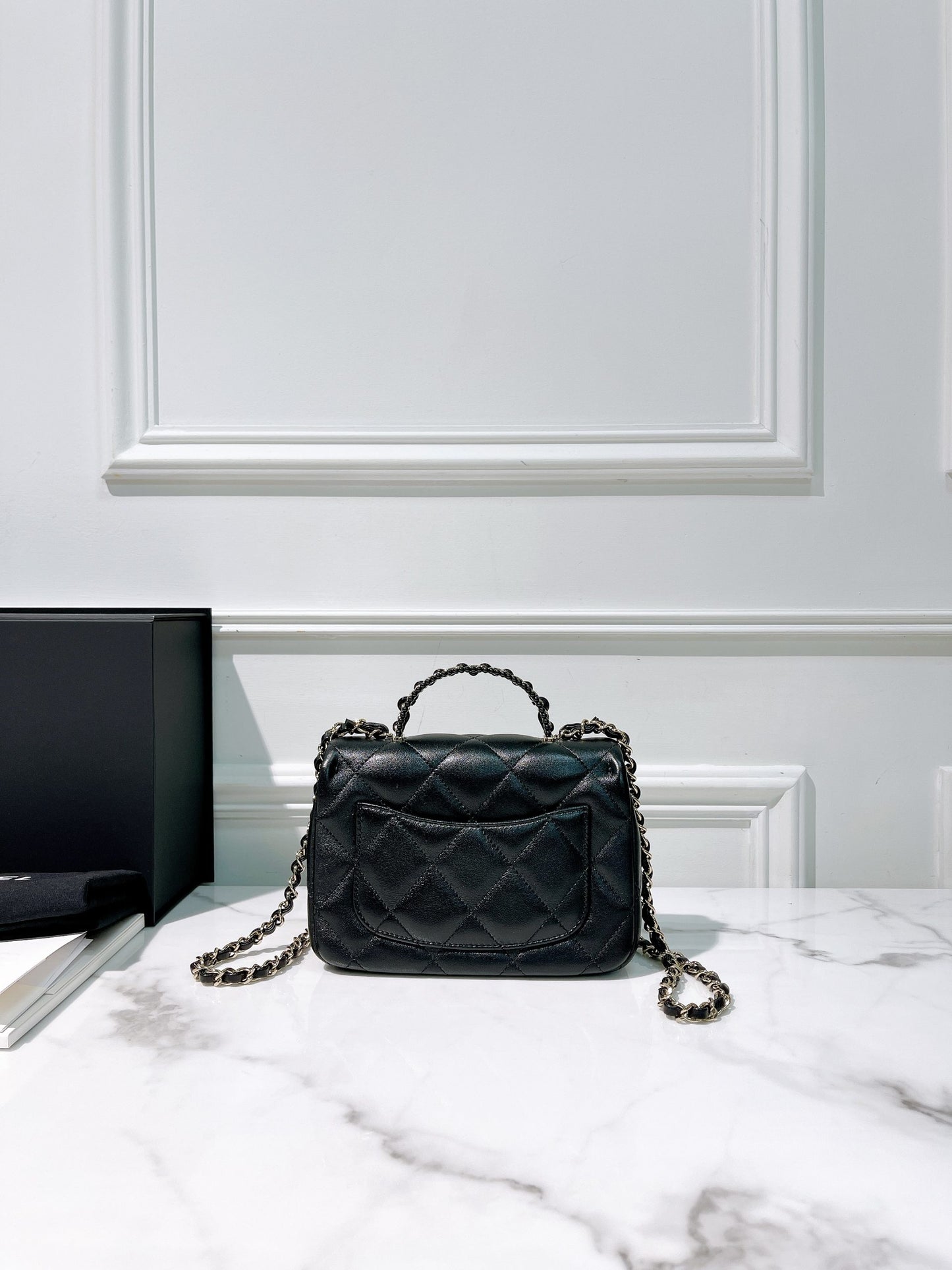 CHANEL 25P MINI HANDLE, Black/Gold