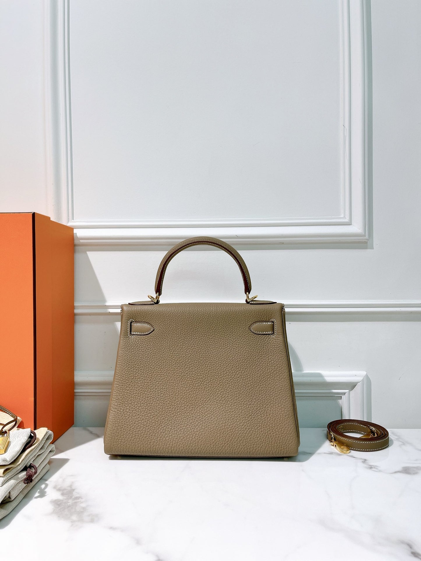 HERMES KELLY 28, Etoupe/Gold