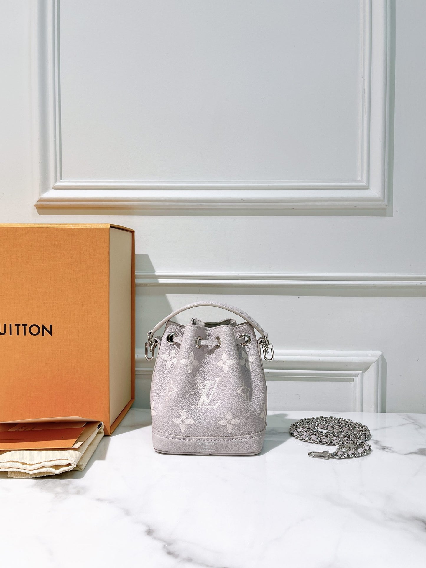 LV NANO NOE, Brume Gray/White/Silver