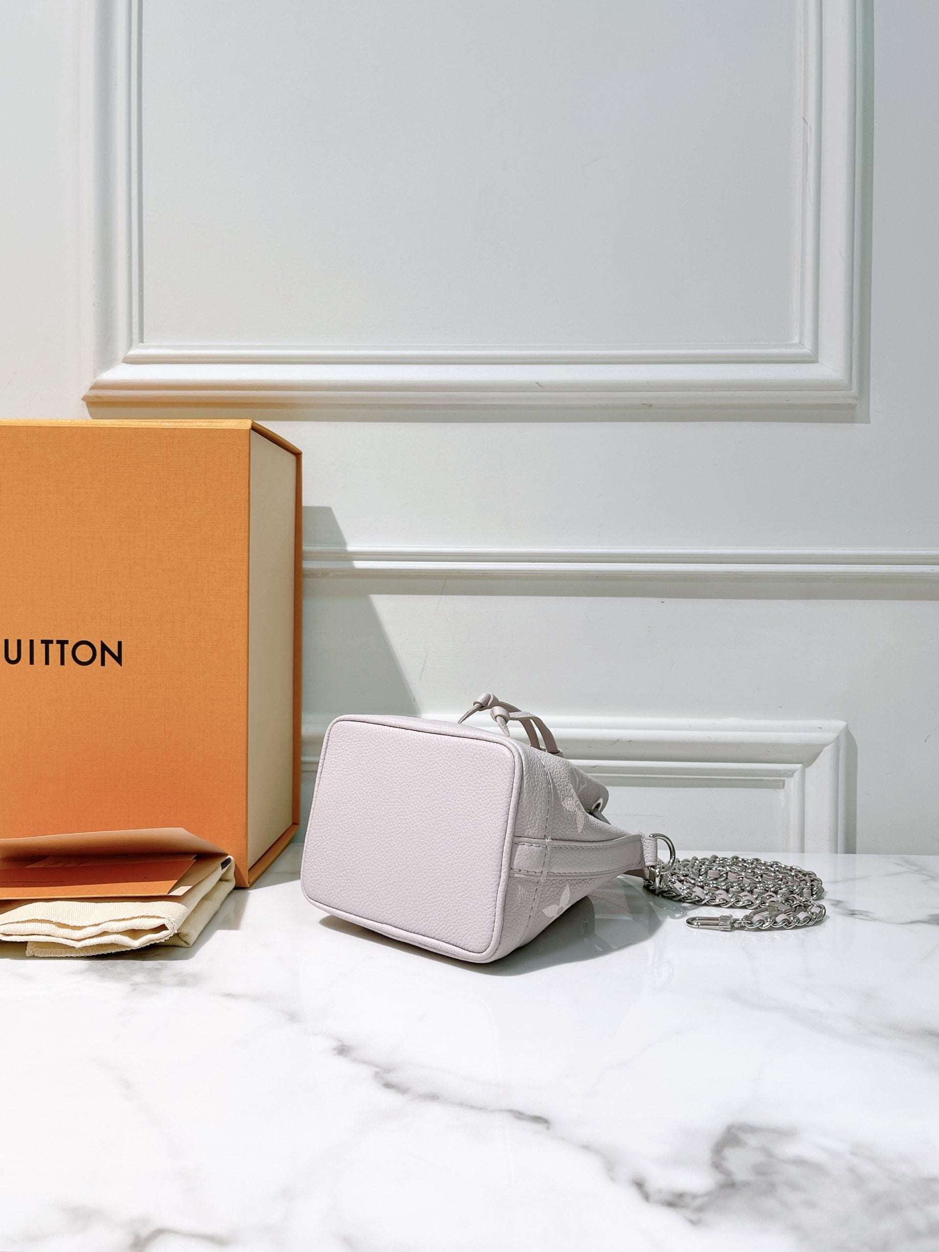 LV NANO NOE, Brume Gray/White/Silver