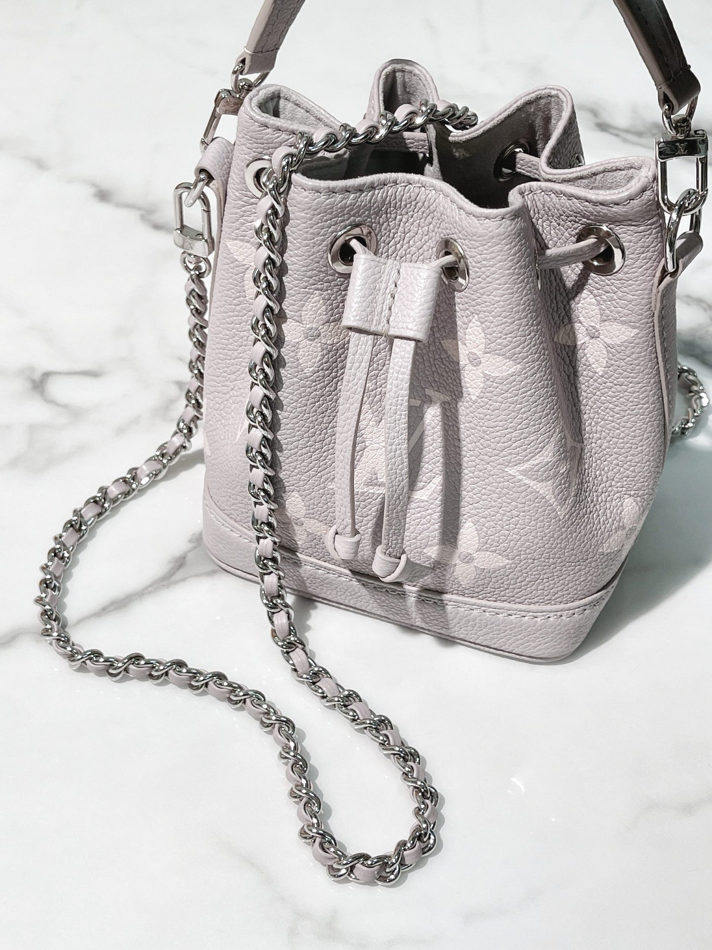 LV NANO NOE, Brume Gray/White/Silver