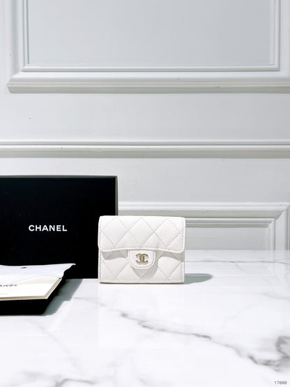 CHANEL CARD HOLDER, White/Gold