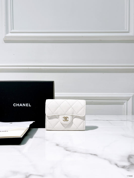 CHANEL CARD HOLDER, White/Gold