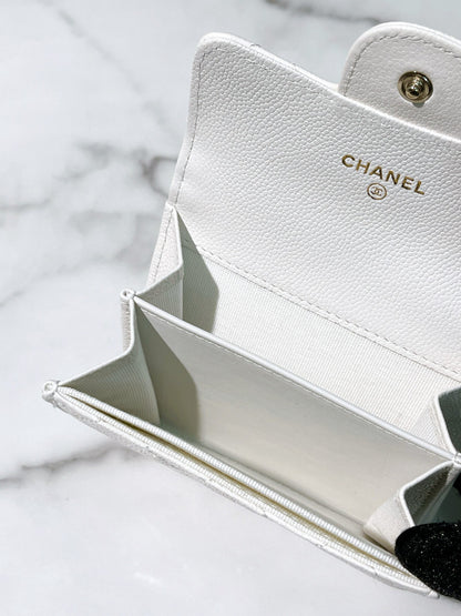 CHANEL CARD HOLDER, White/Gold