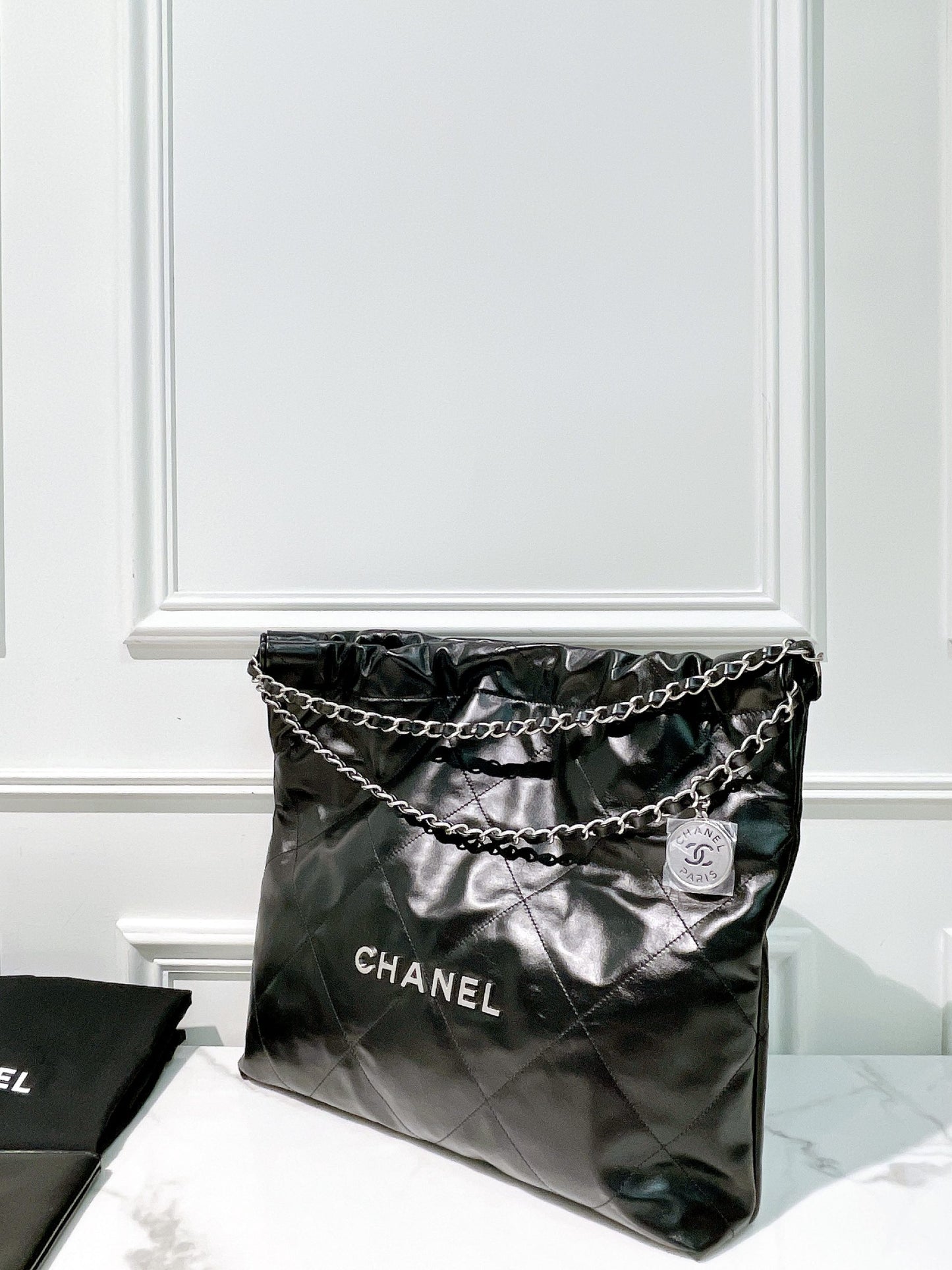 CHANEL 22 BAG, Black/Silver