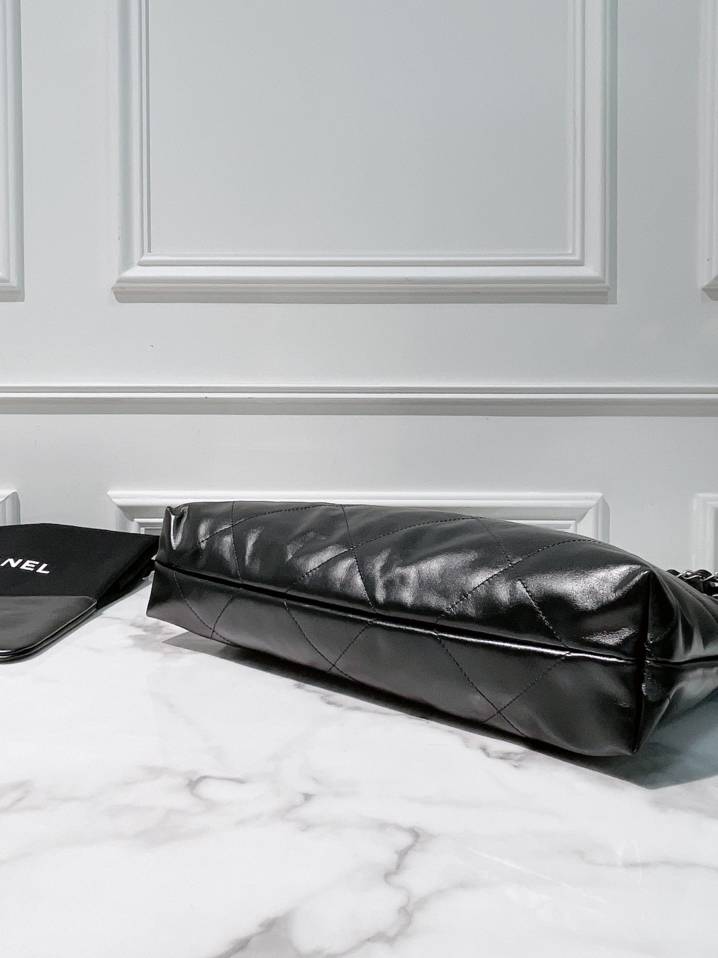 CHANEL 22 BAG, Black/Silver