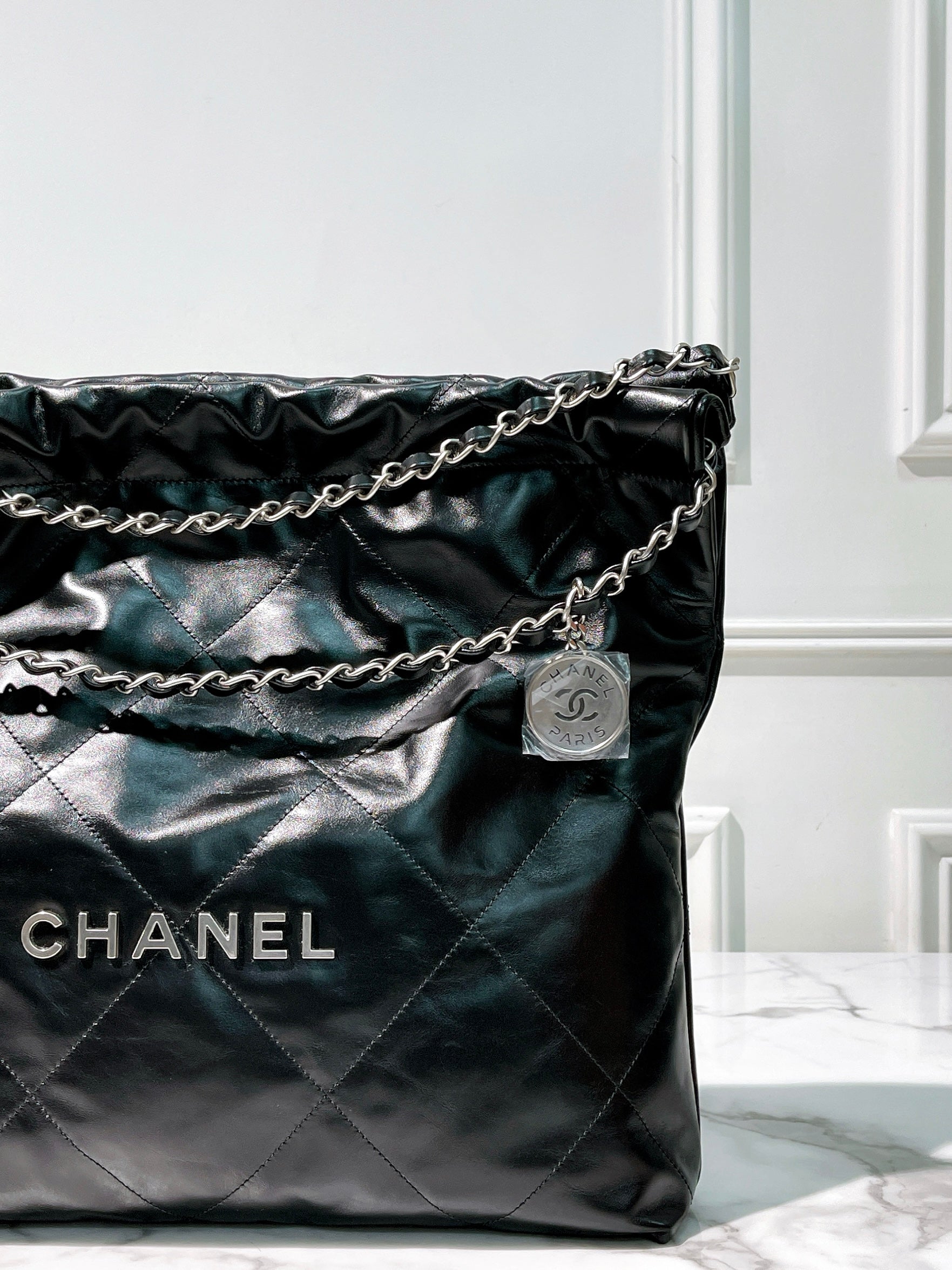 CHANEL 22 BAG, Black/Silver