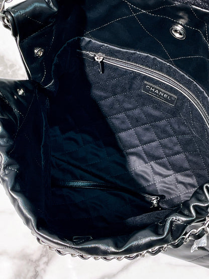 CHANEL 22 BAG, Black/Silver