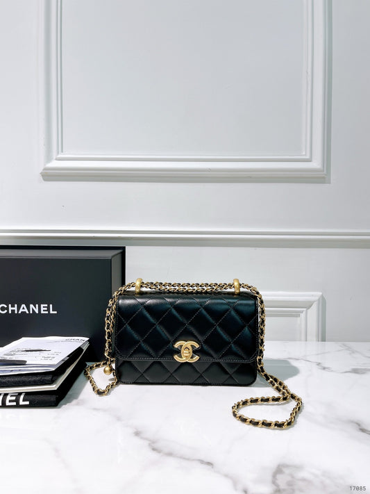 CHANEL 24C FLAP, Black/Gold