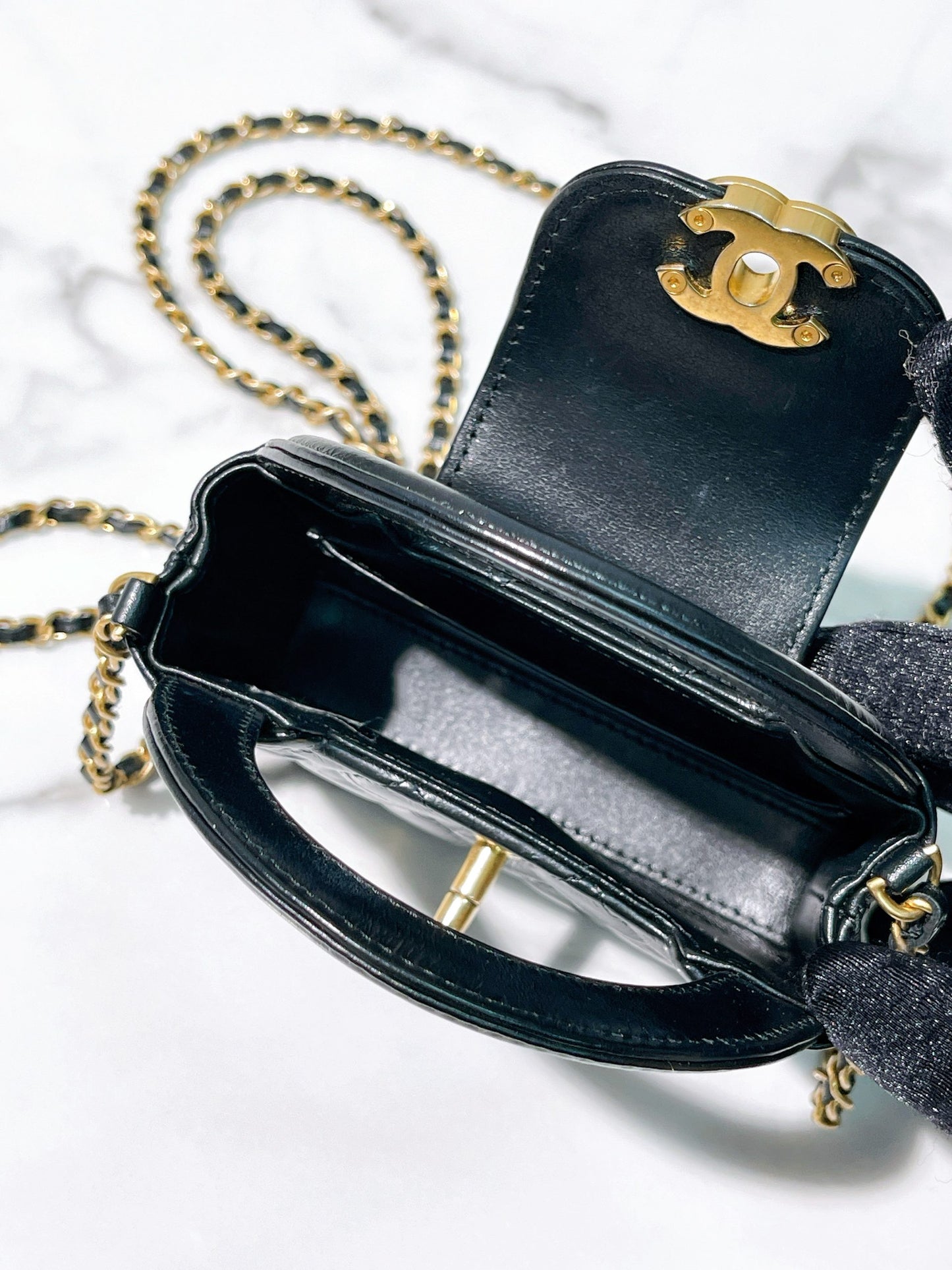 CHANEL KELLY MINI, Black/Gold