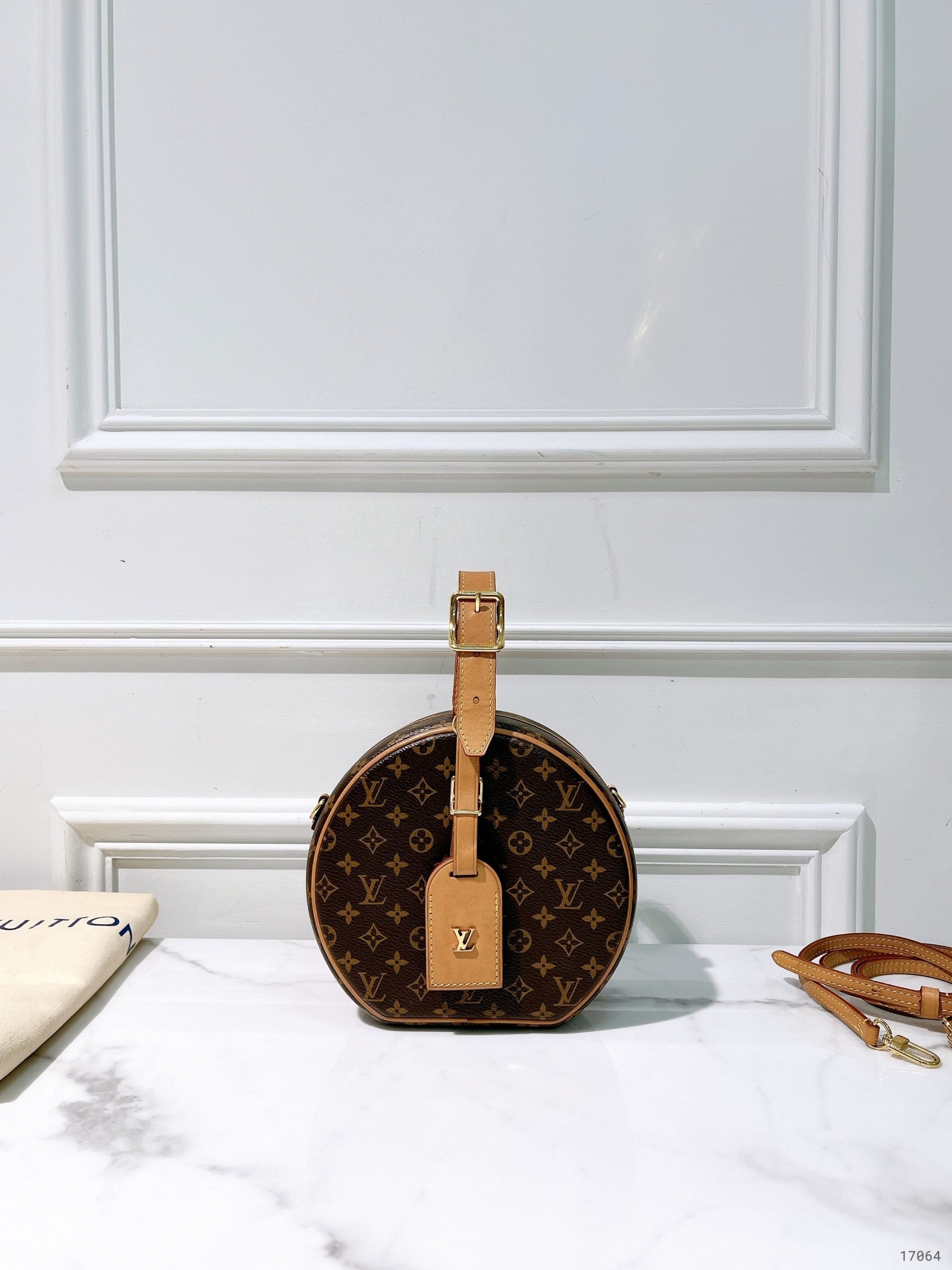 LV PETITE BOITE CHAPEAU, Monogram