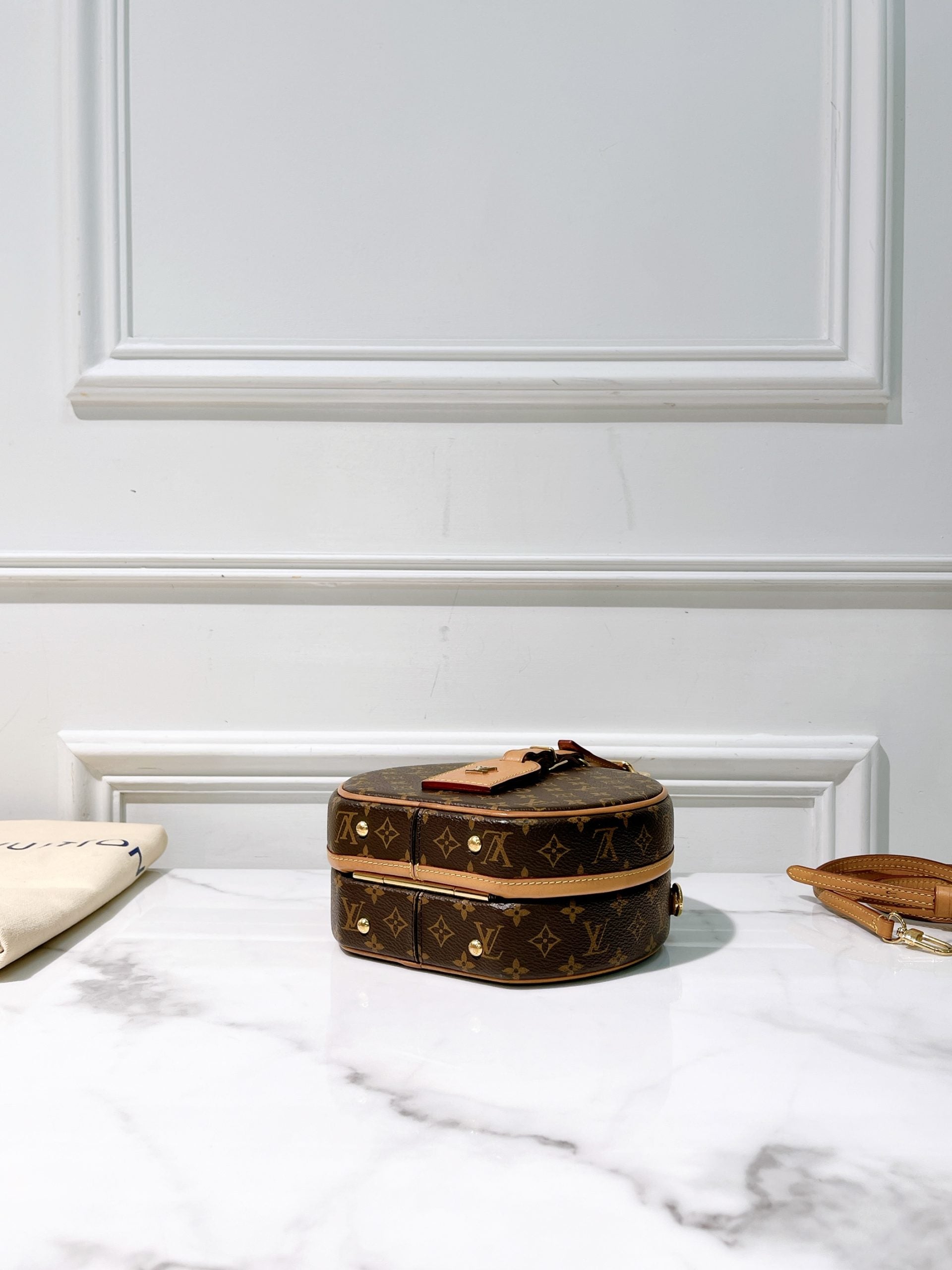 LV PETITE BOITE CHAPEAU, Monogram