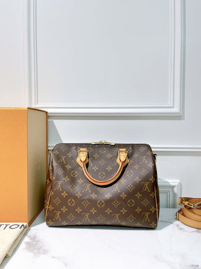 LV SPEEDY 30 SHOULDER BAG, Monogram