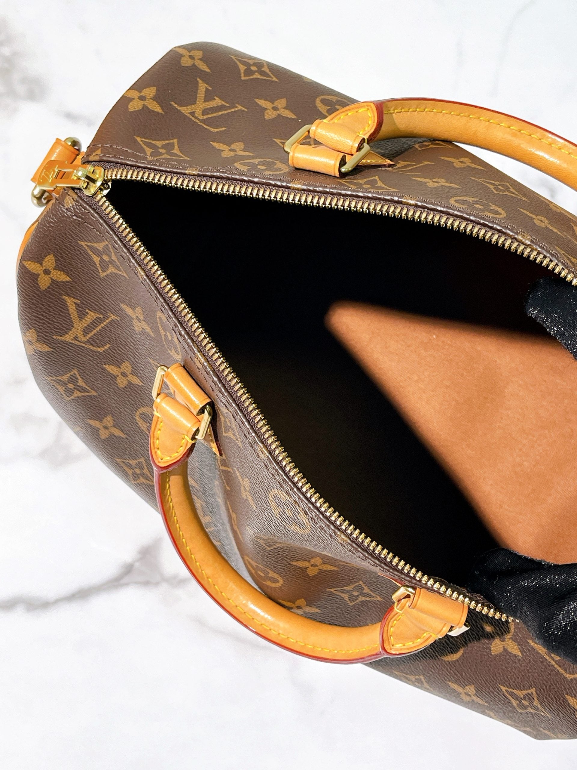 LV SPEEDY 30 SHOULDER BAG, Monogram