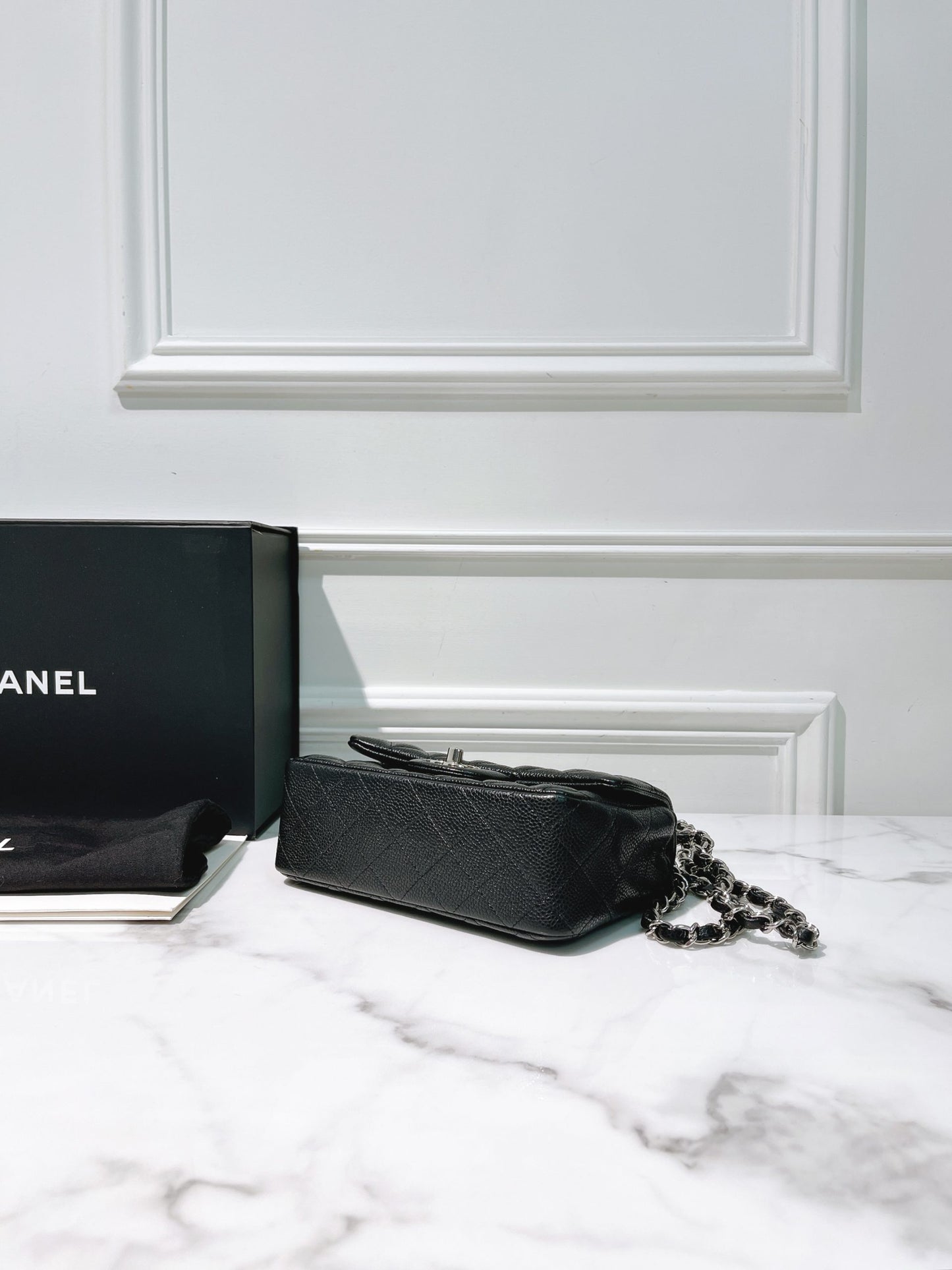 CHANEL MINI FLAP, Black/Silver