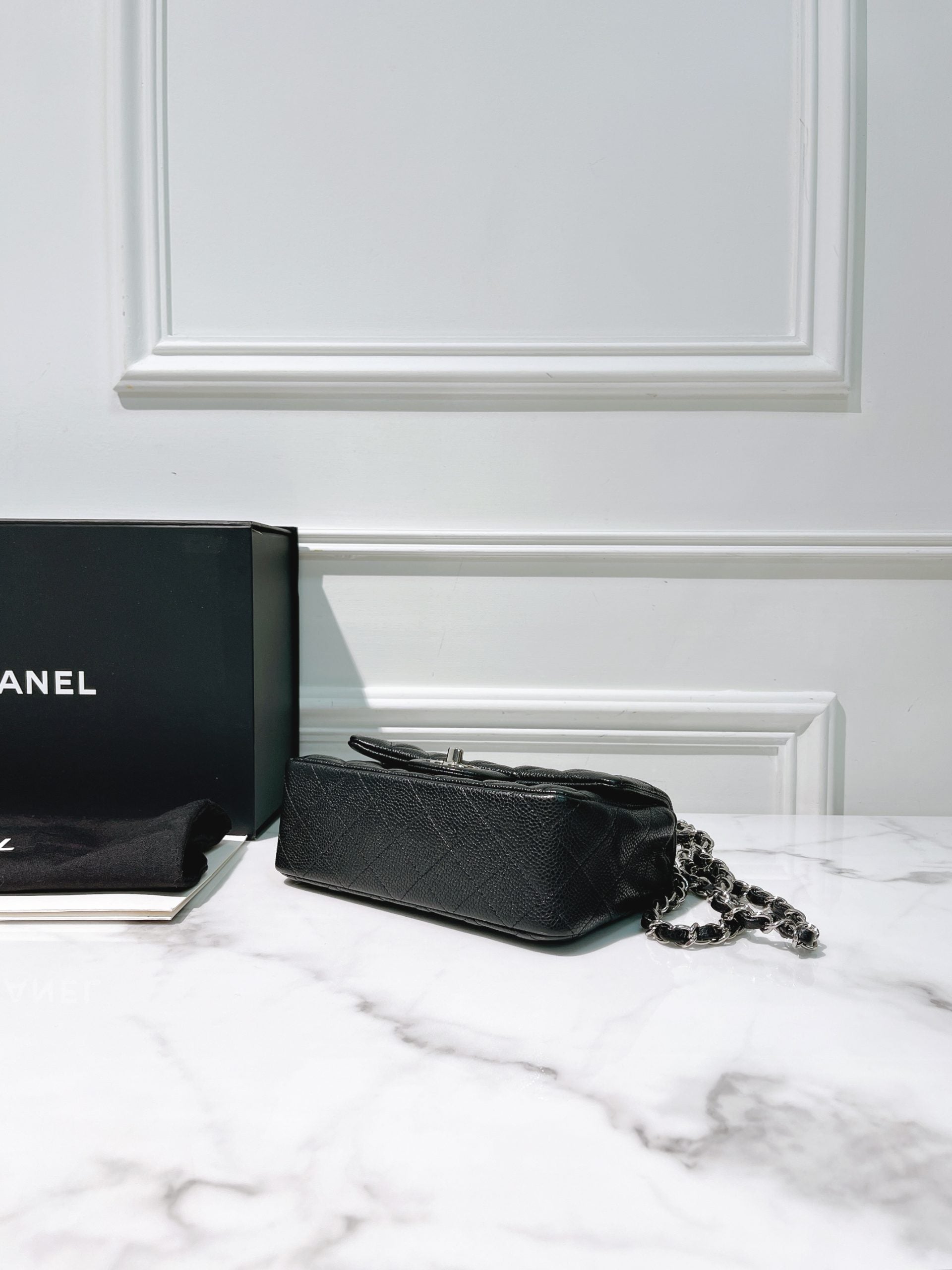 CHANEL MINI FLAP, Black/Silver