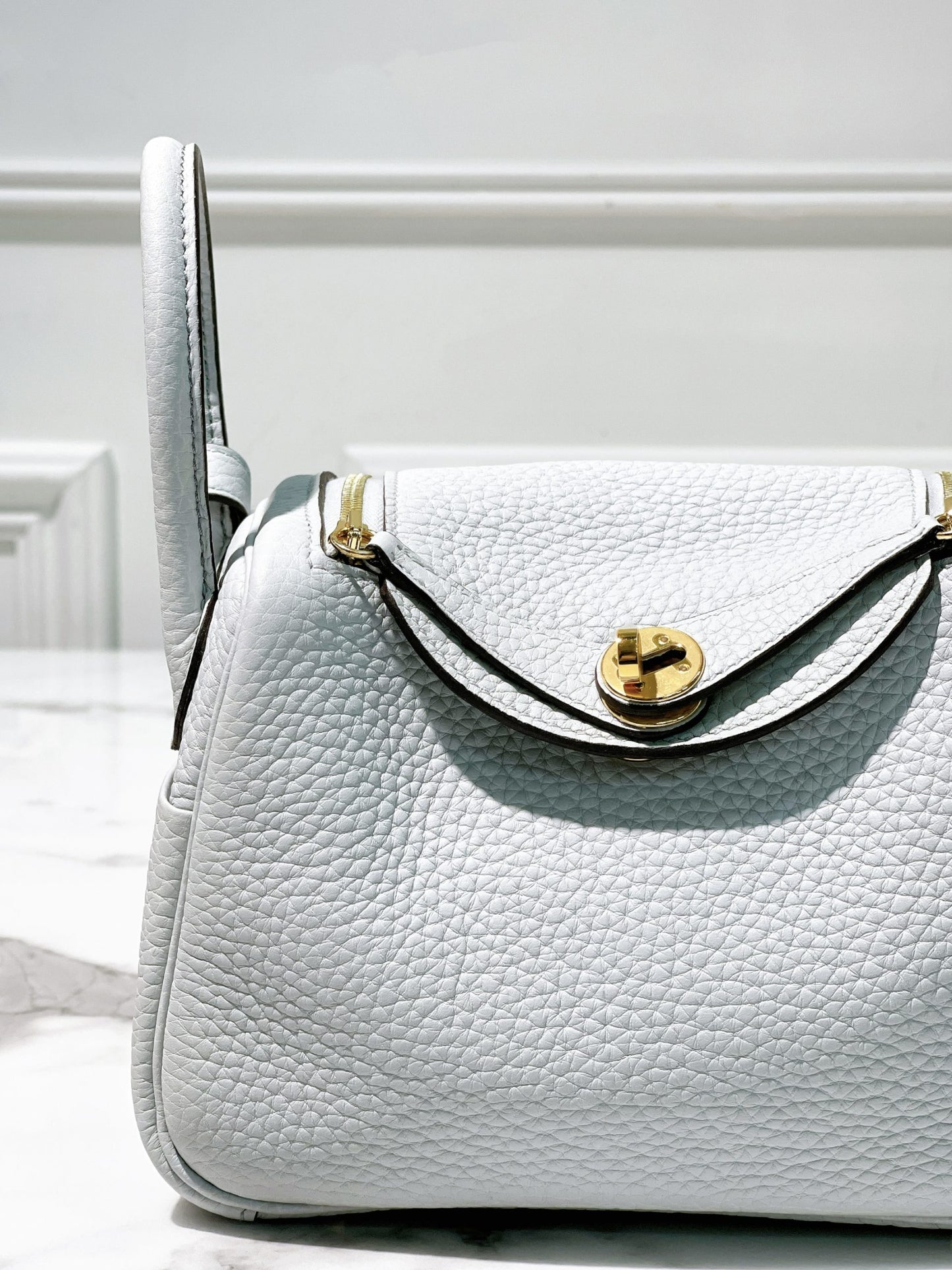 HERMES MINI LINDY, Bleu Pale/Gold