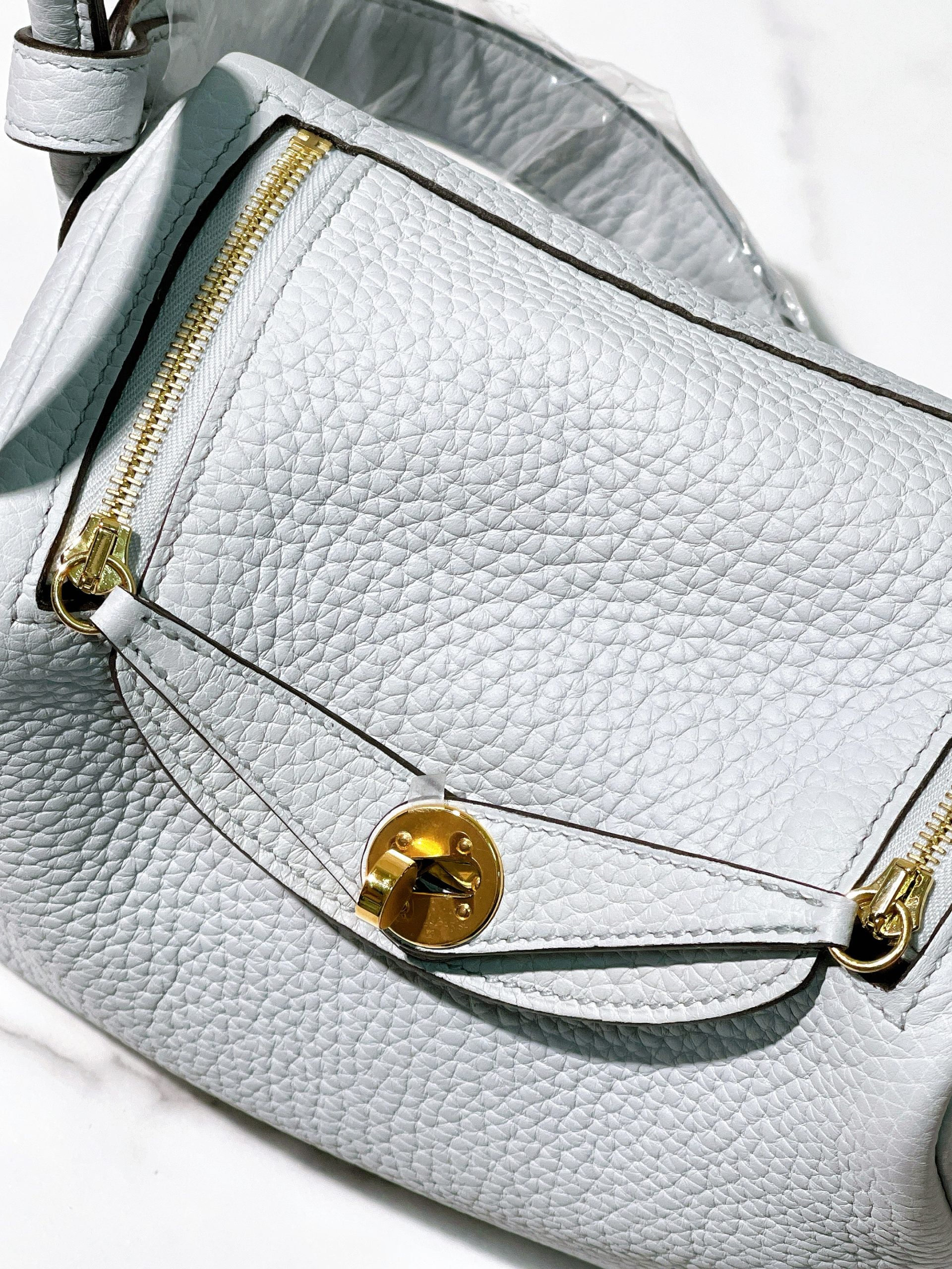 HERMES MINI LINDY, Bleu Pale/Gold