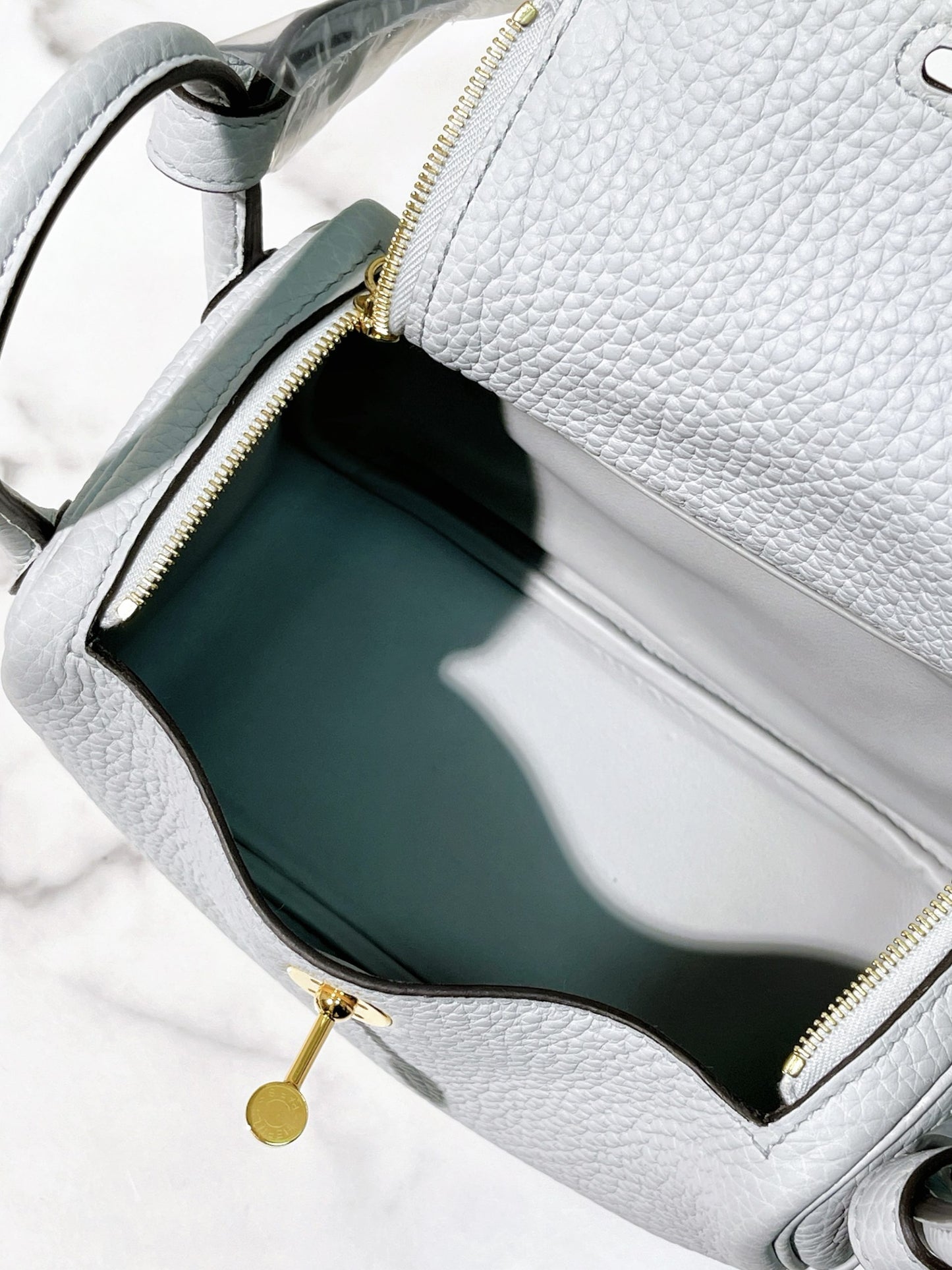 HERMES MINI LINDY, Bleu Pale/Gold