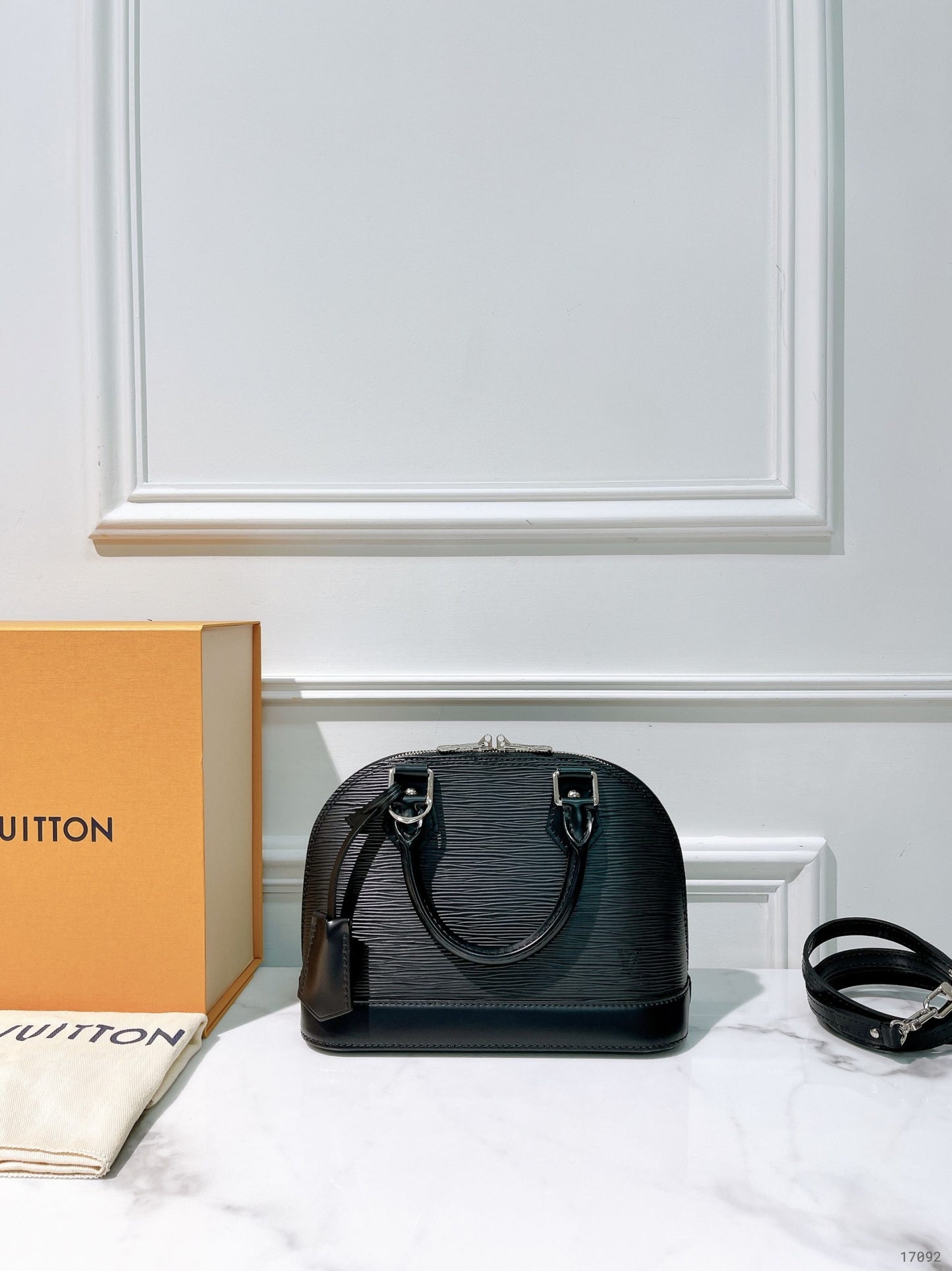 LV ALMA BB, Black/Silver